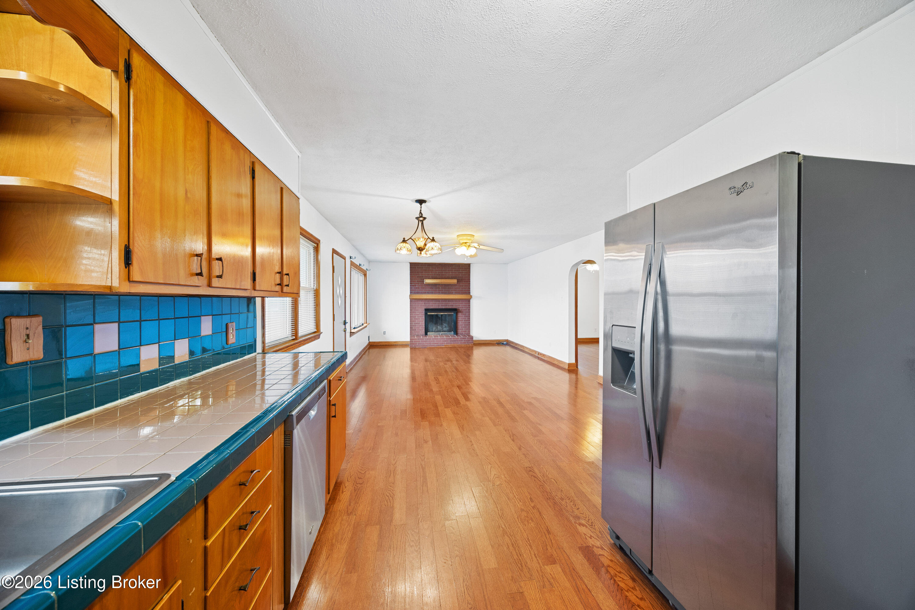 1325 W Vine St