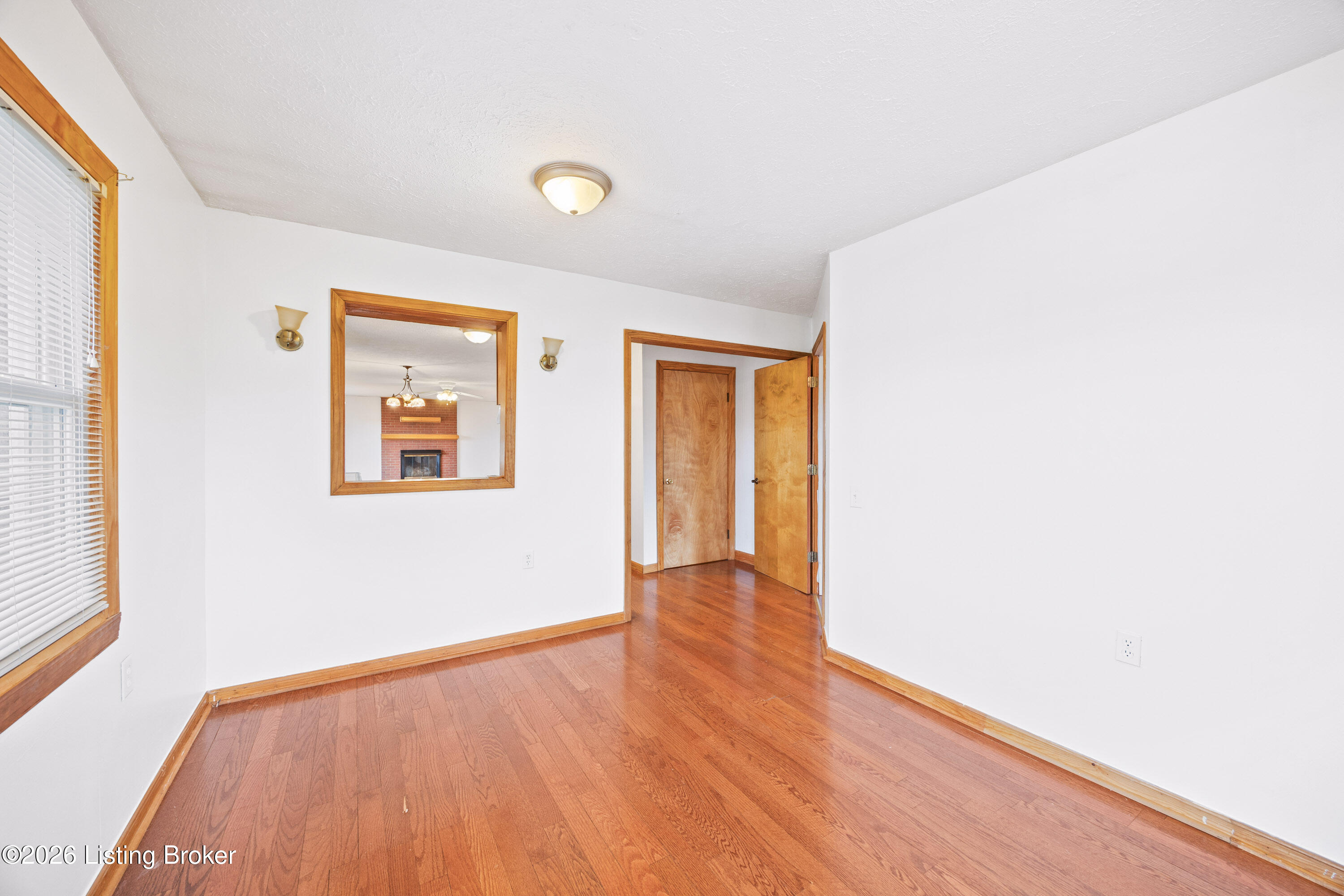 1325 W Vine St