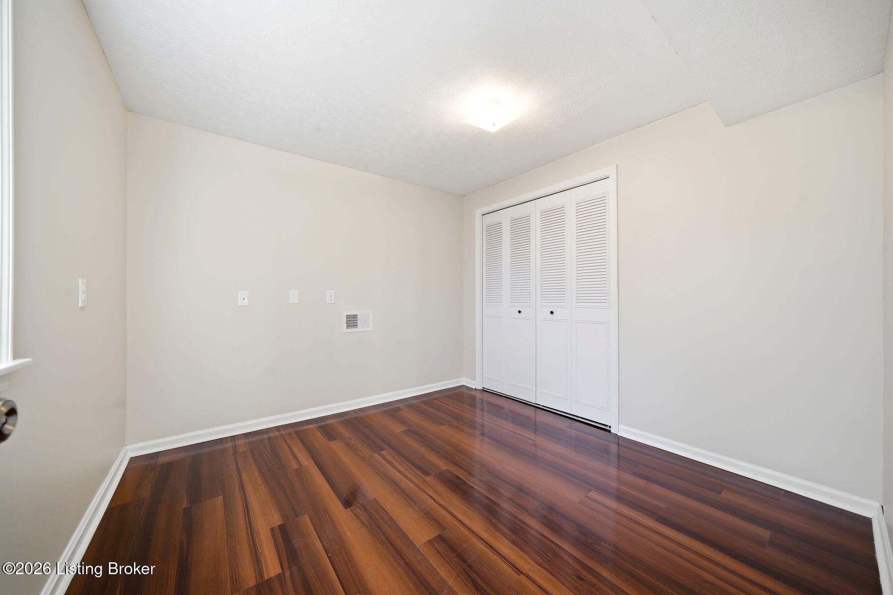 7905 Mary Sue Dr
