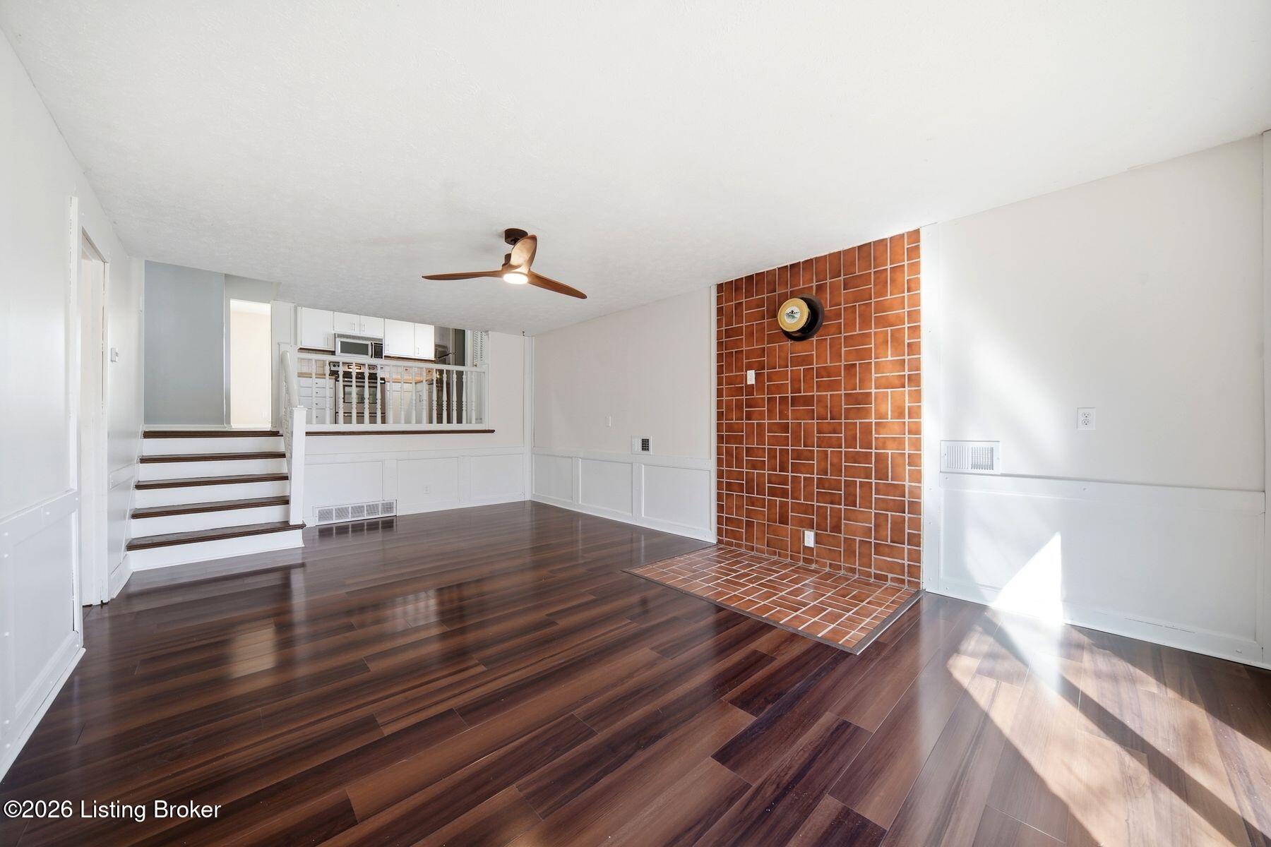 7905 Mary Sue Dr