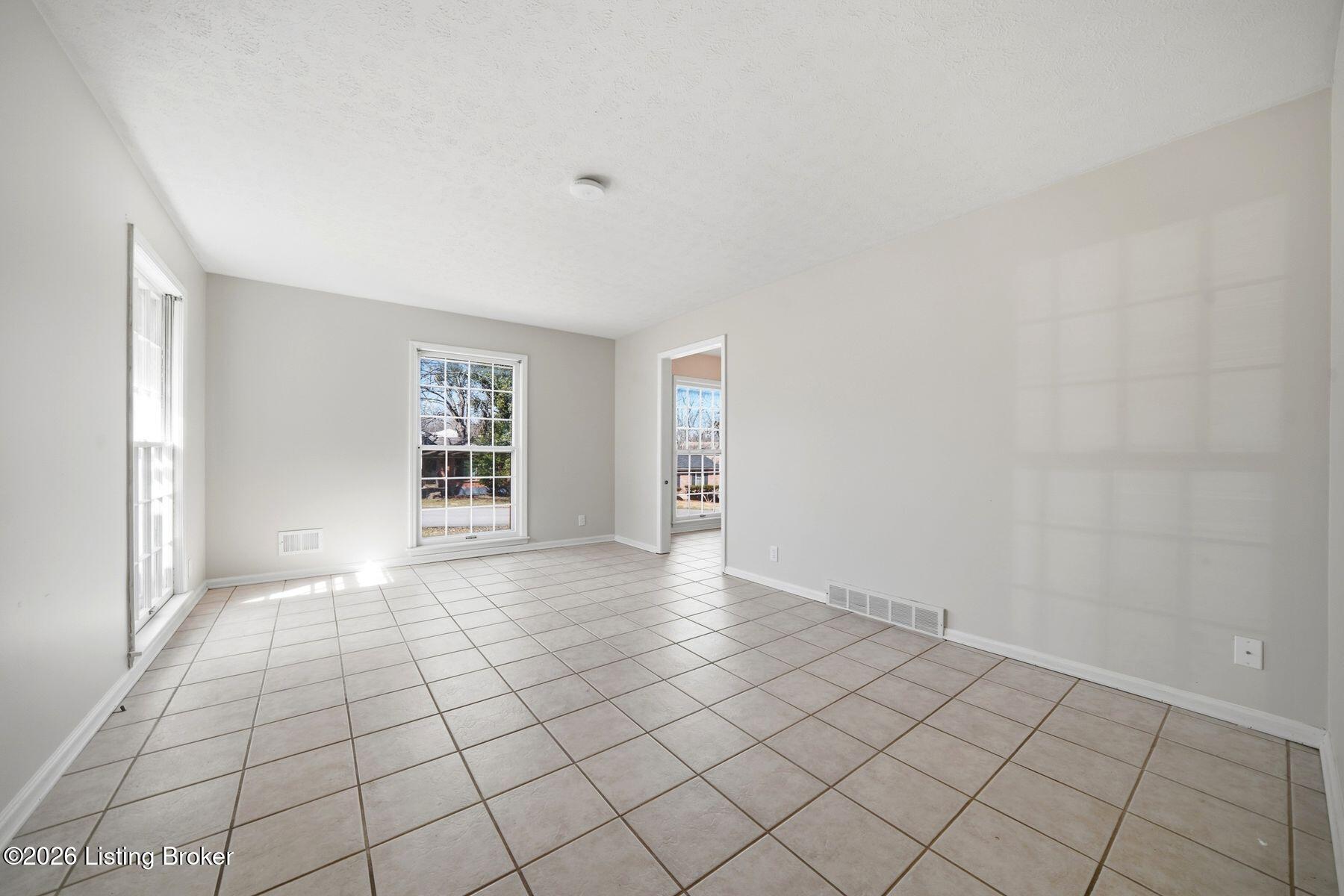7905 Mary Sue Dr