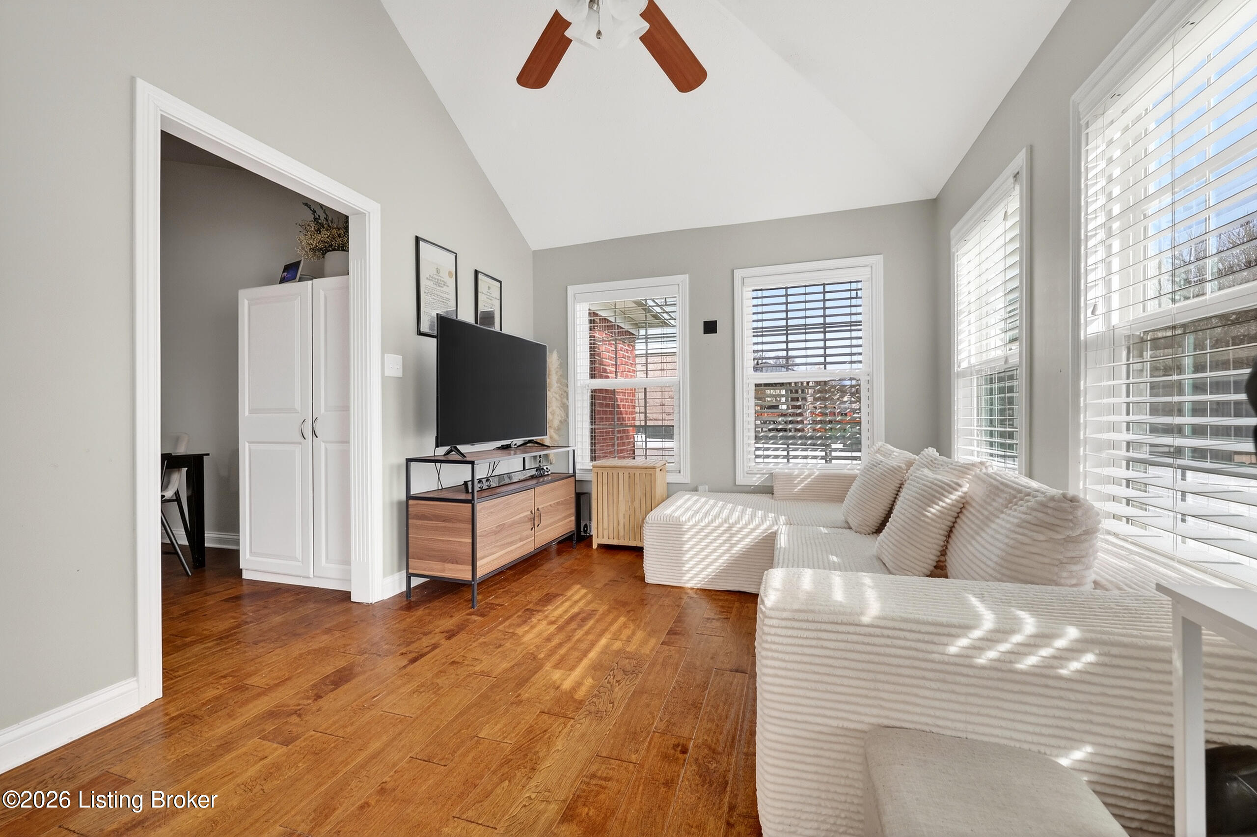 9815 Valley Farms Blvd