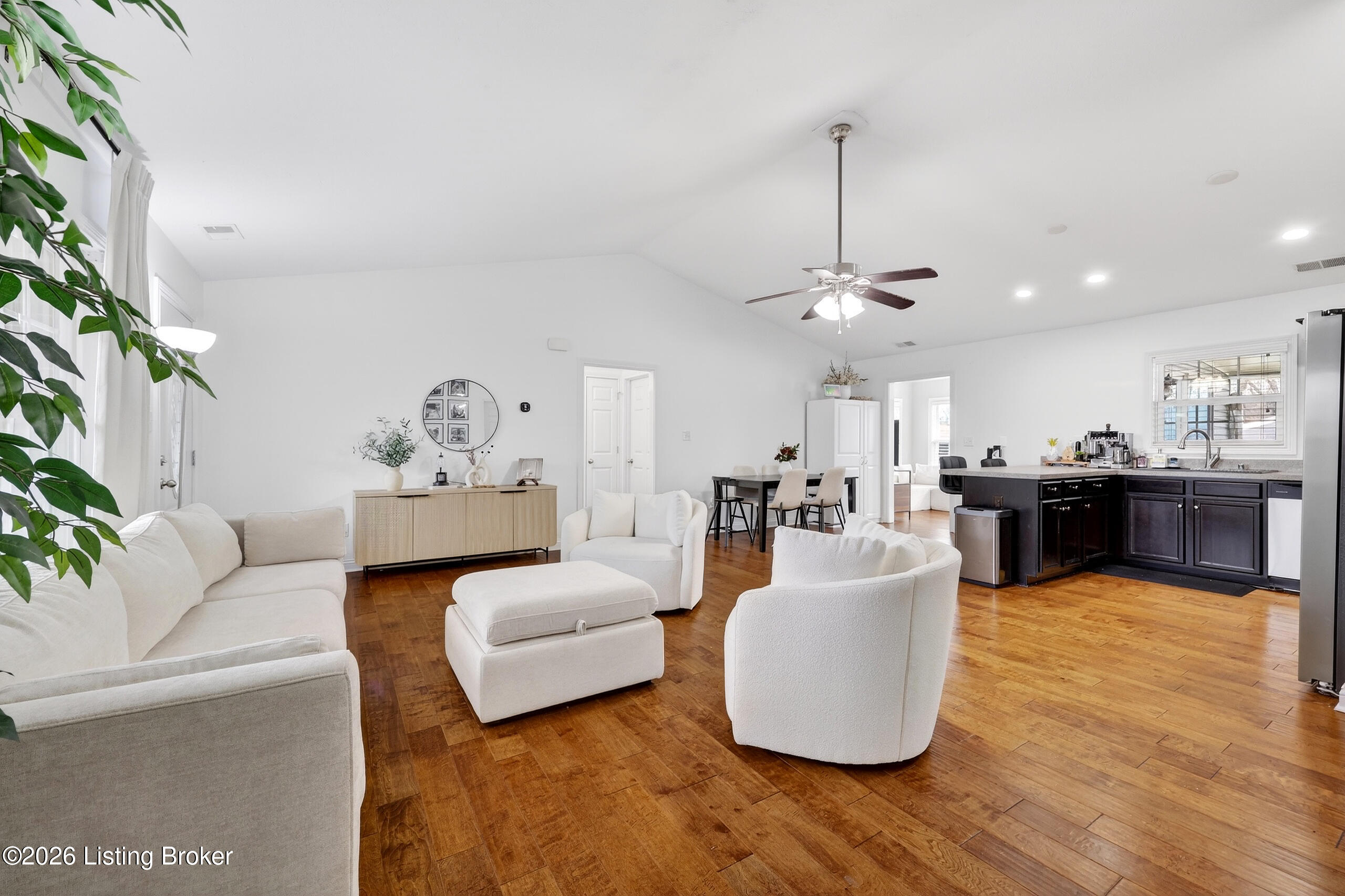 9815 Valley Farms Blvd