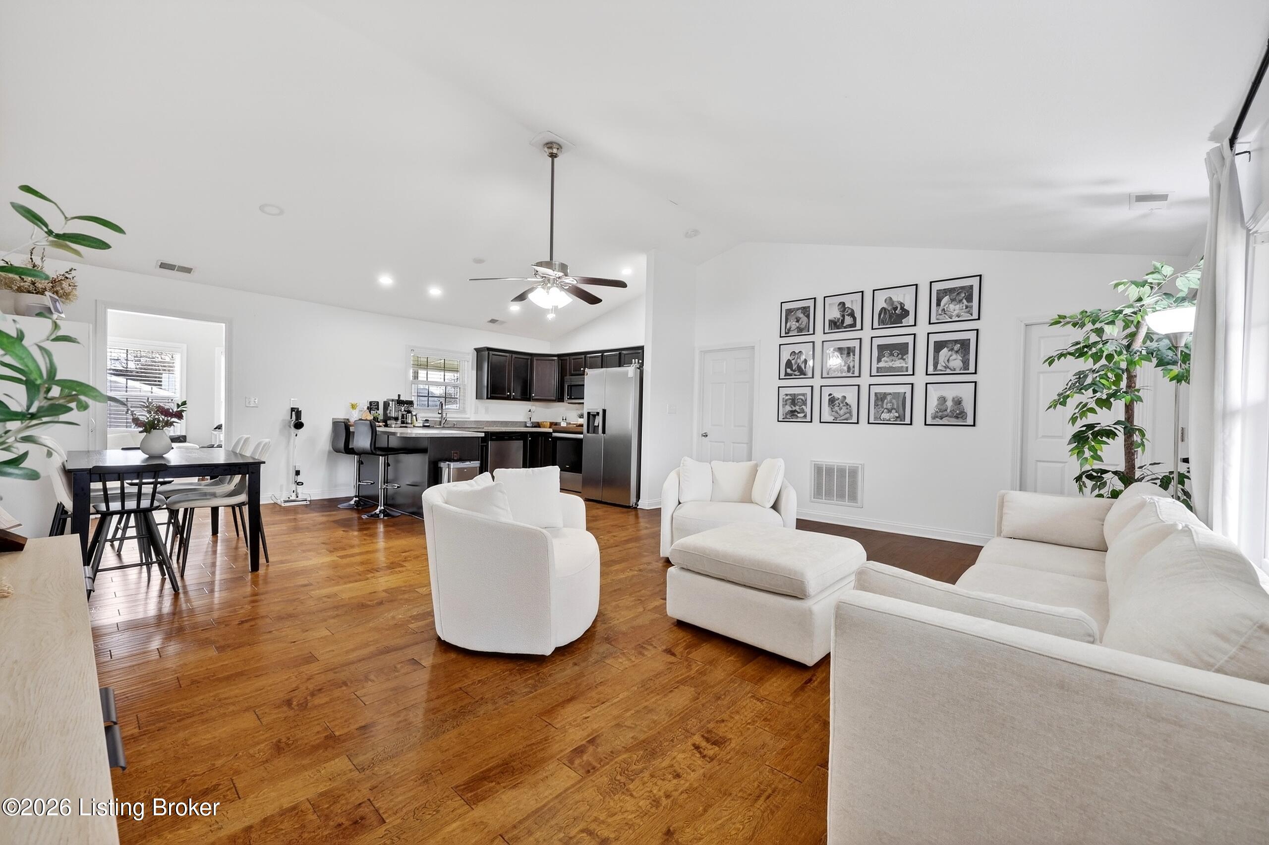 9815 Valley Farms Blvd