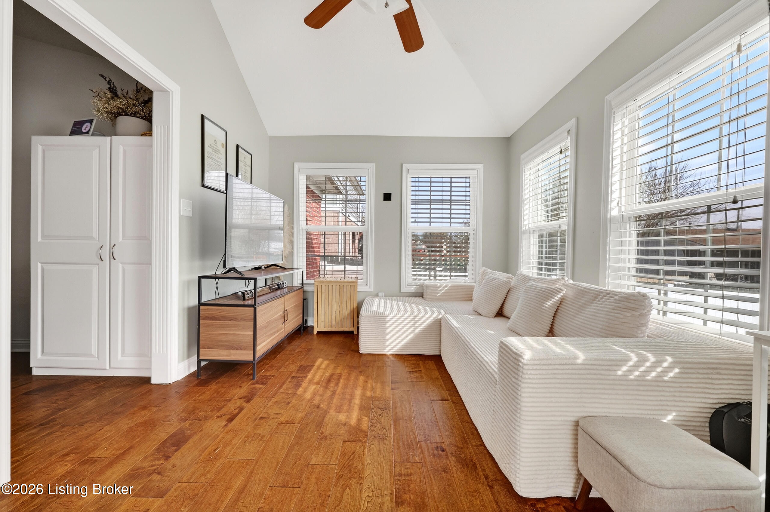 9815 Valley Farms Blvd