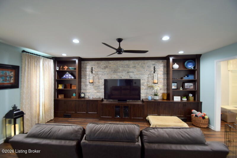 3313 Enridge Dr