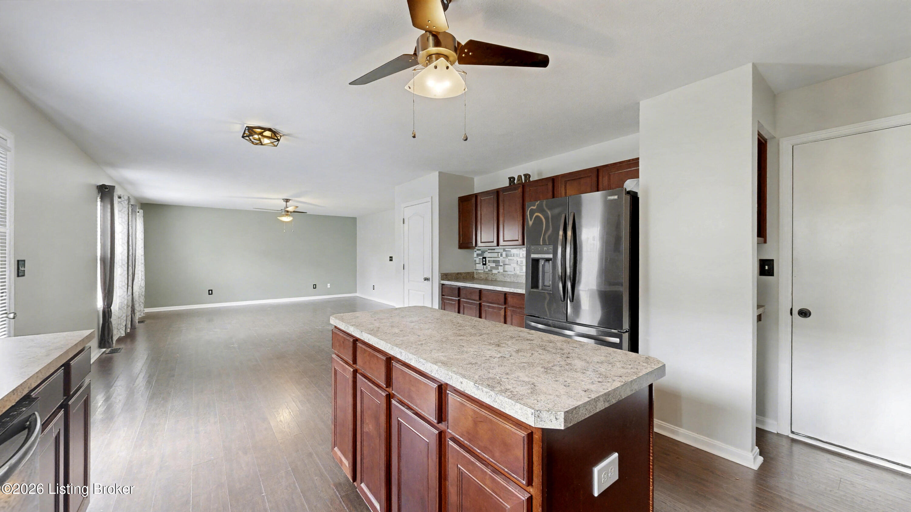 6057 Edgemont Way