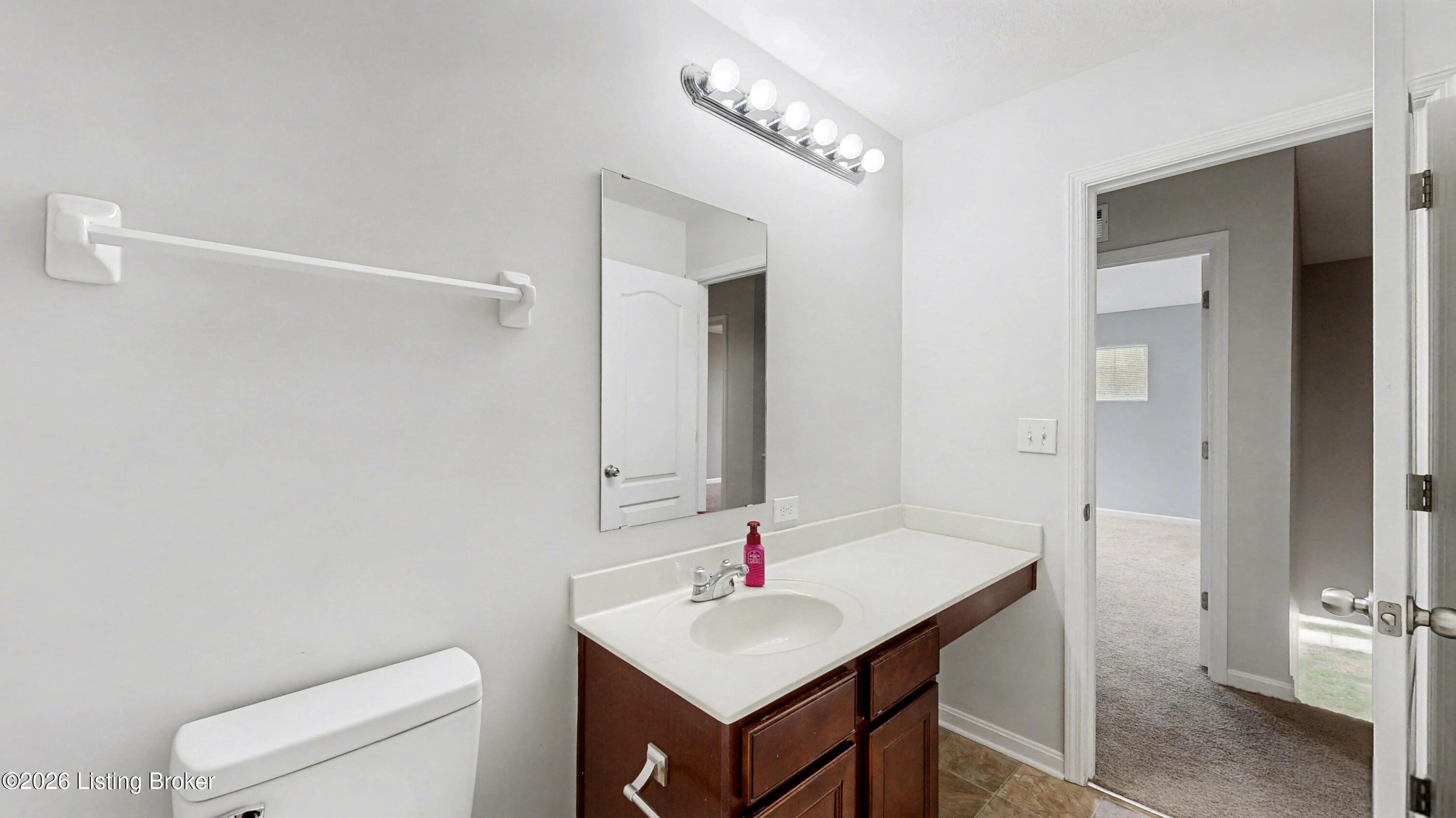 6057 Edgemont Way