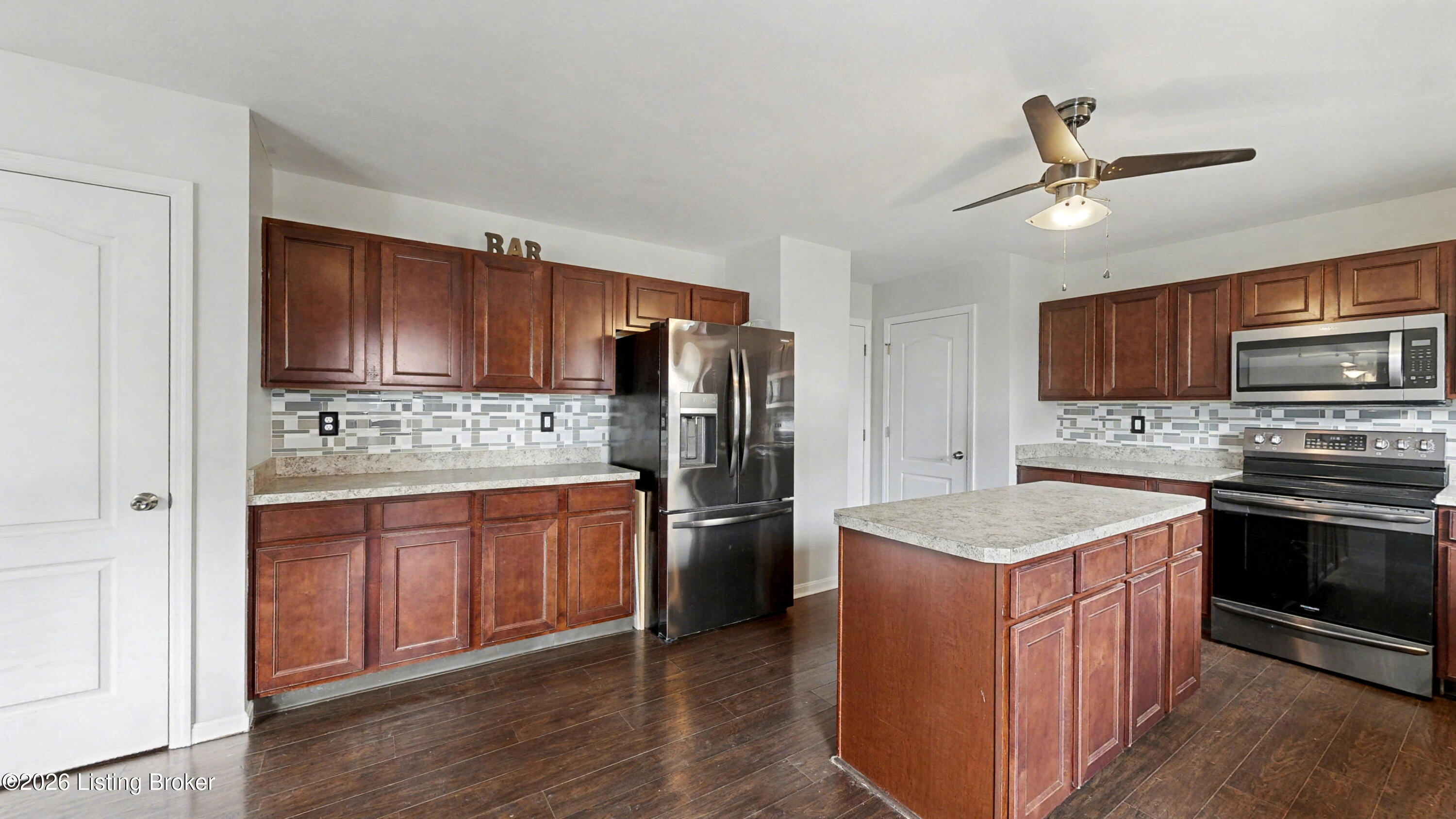 6057 Edgemont Way