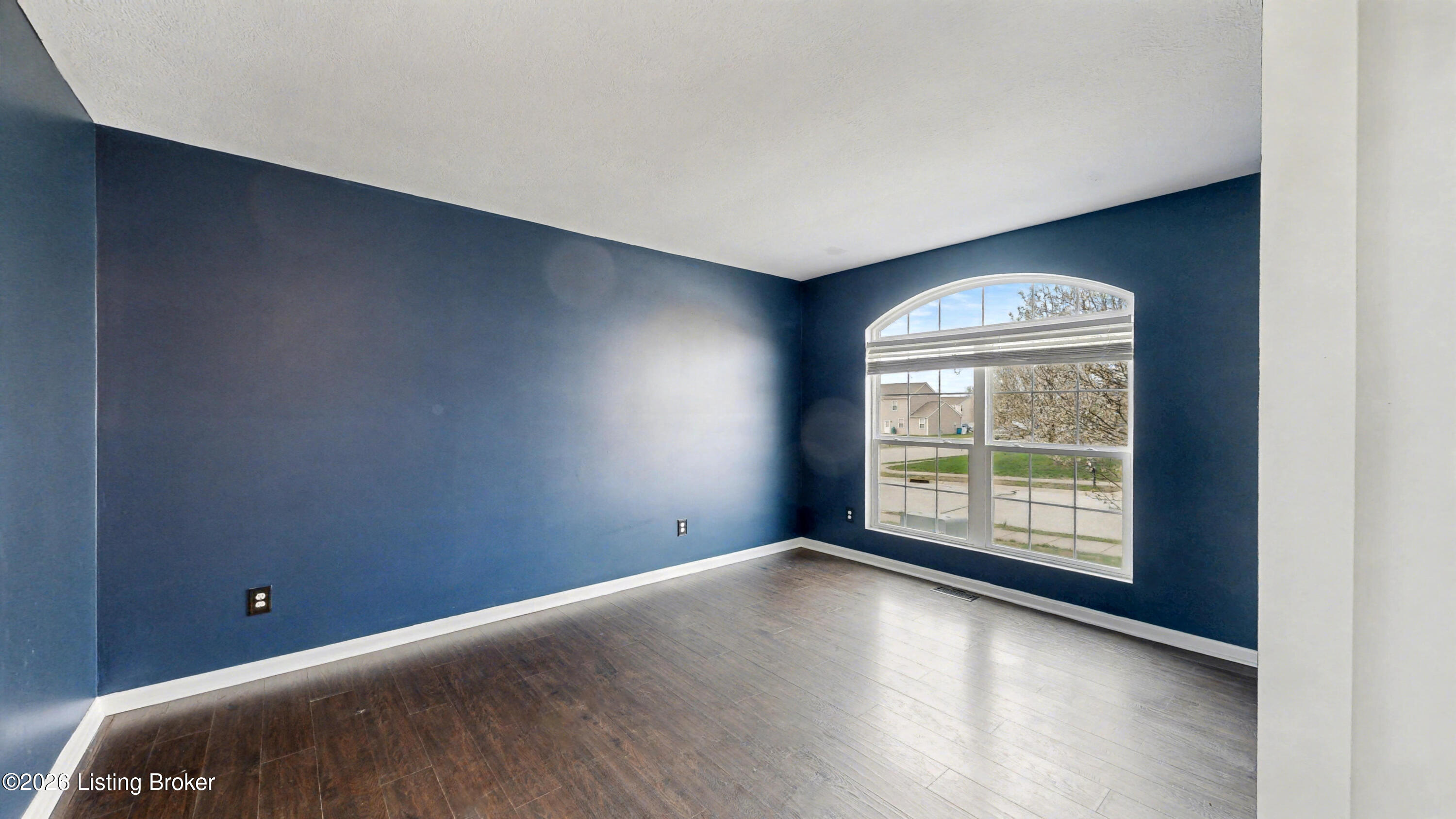 6057 Edgemont Way