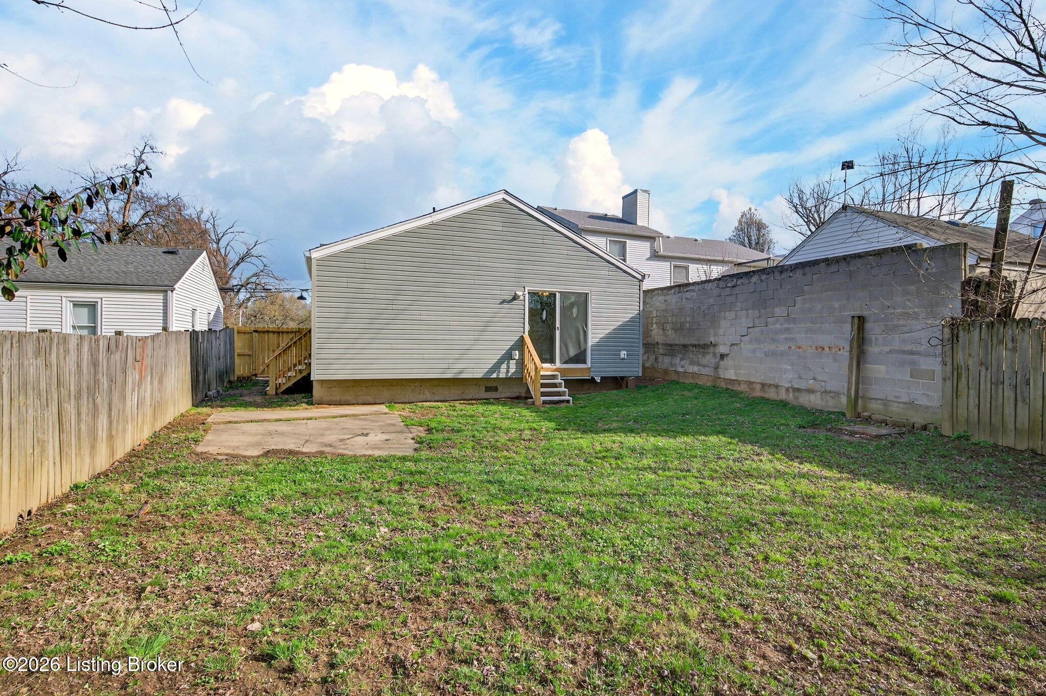 102 W Florence Ave