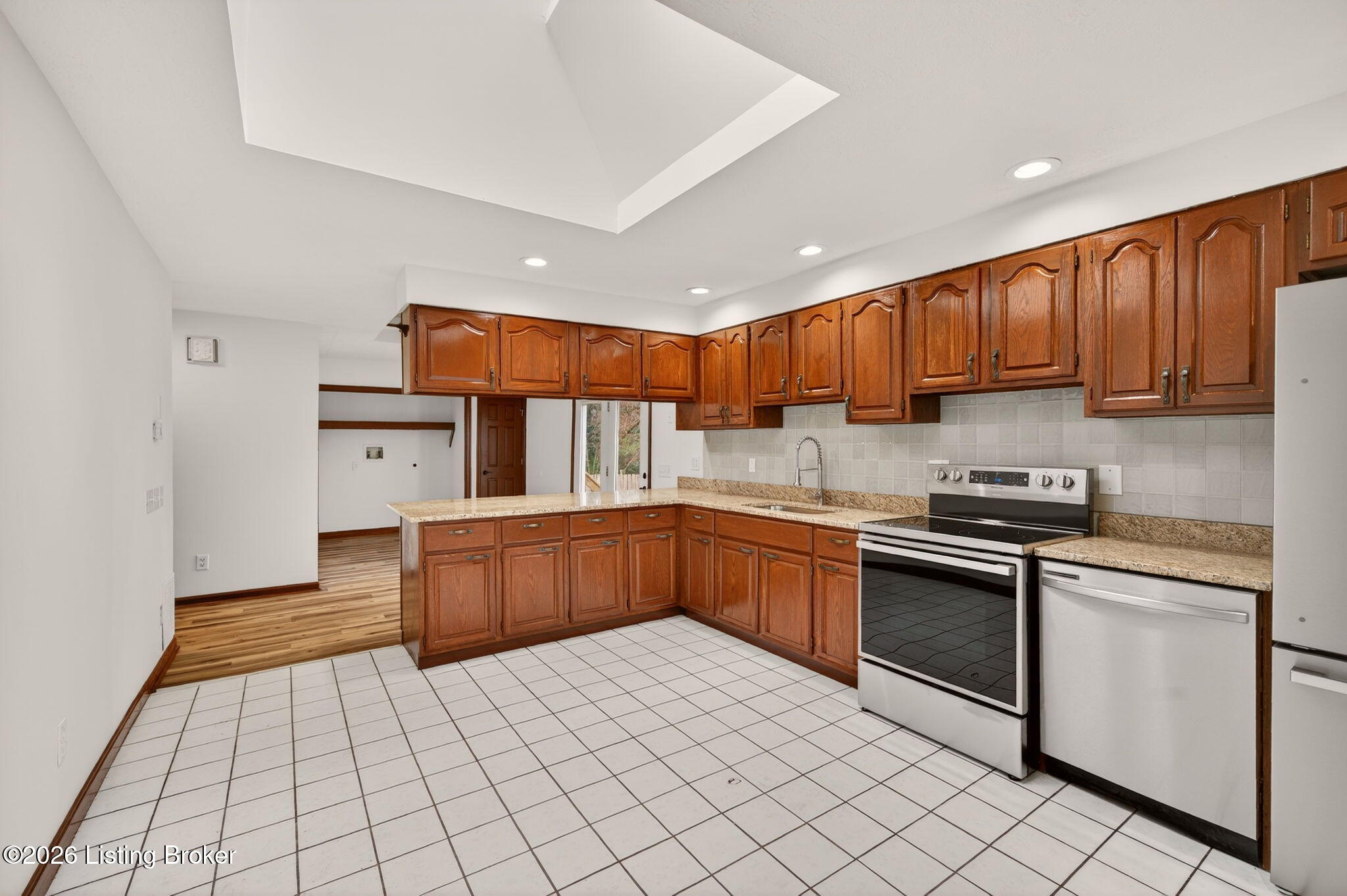 102 W Florence Ave