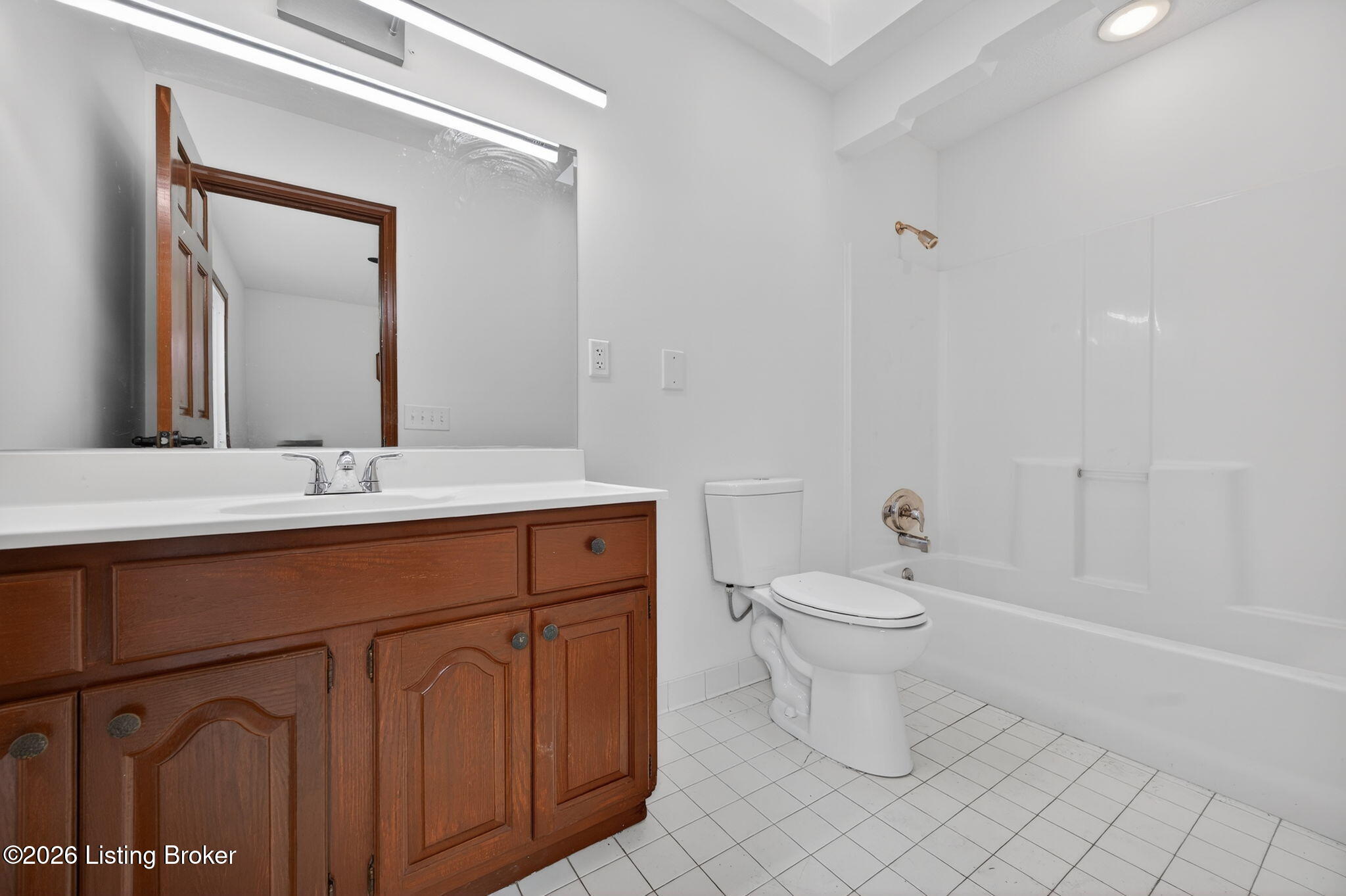 102 W Florence Ave