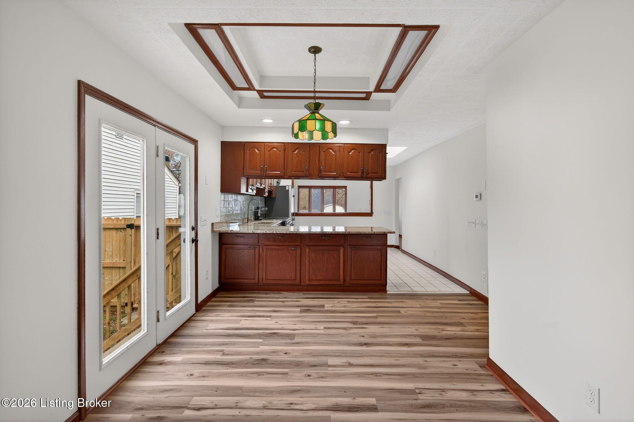 102 W Florence Ave
