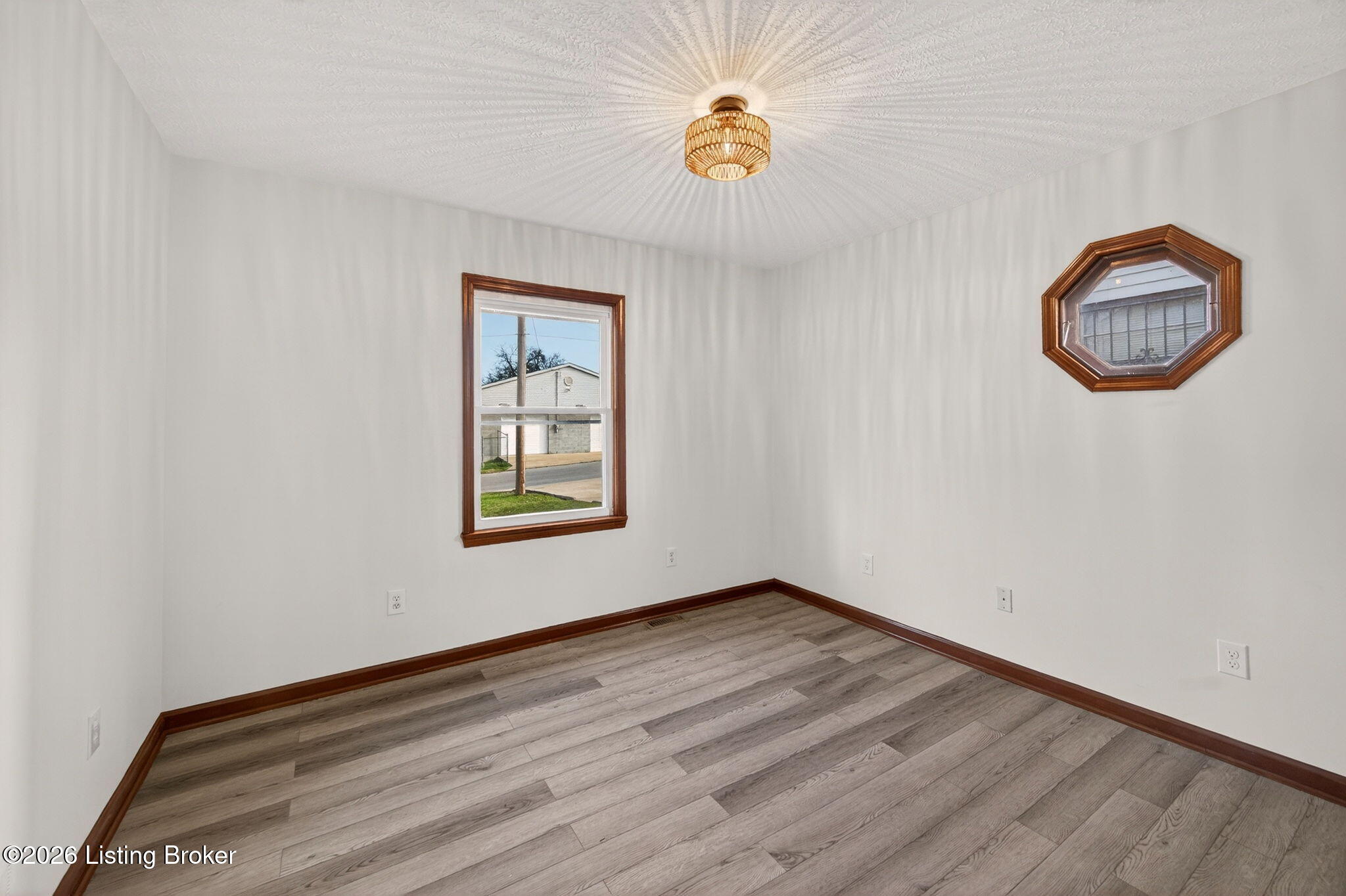 102 W Florence Ave