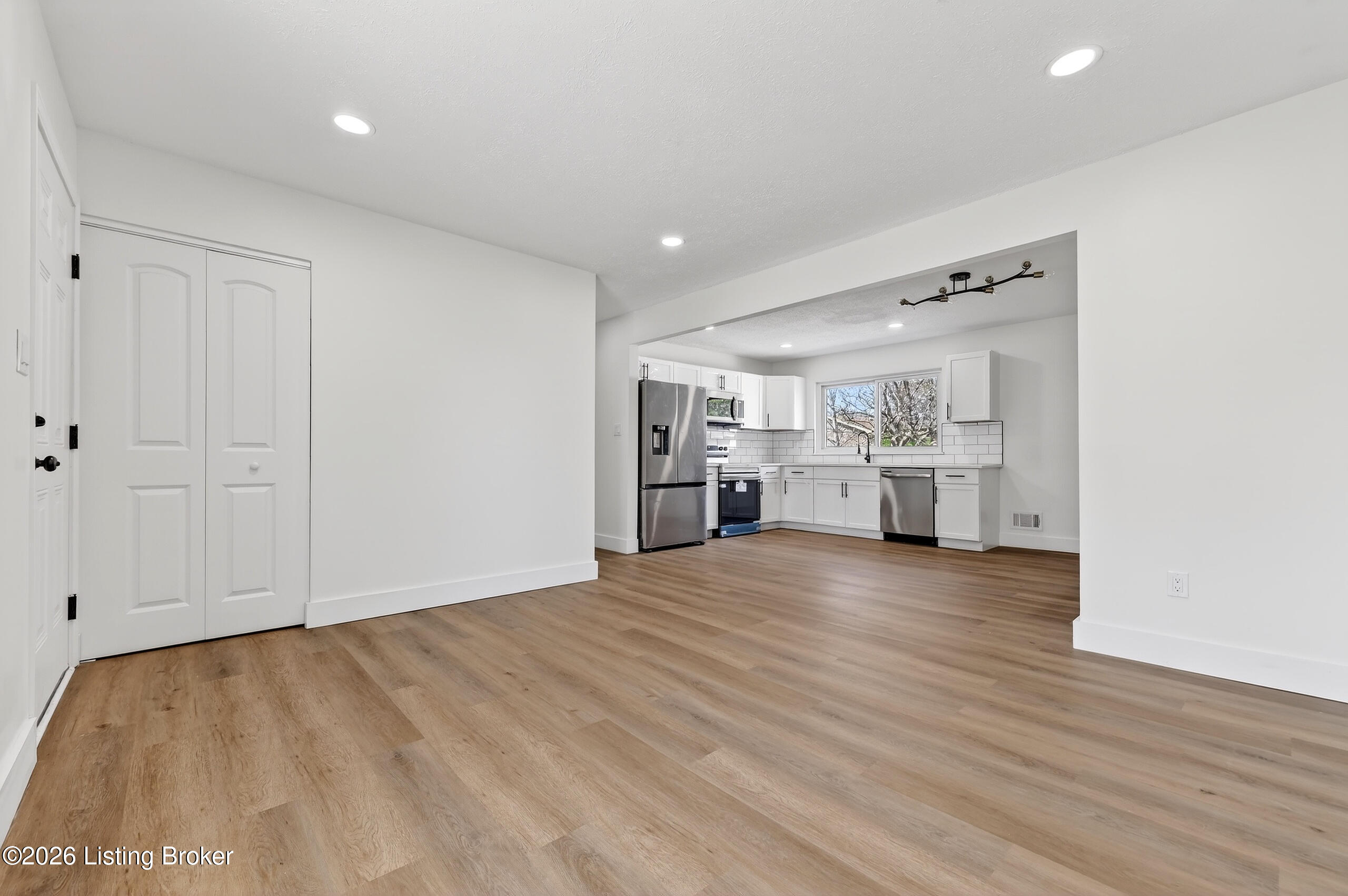 10110 Closterwood Dr