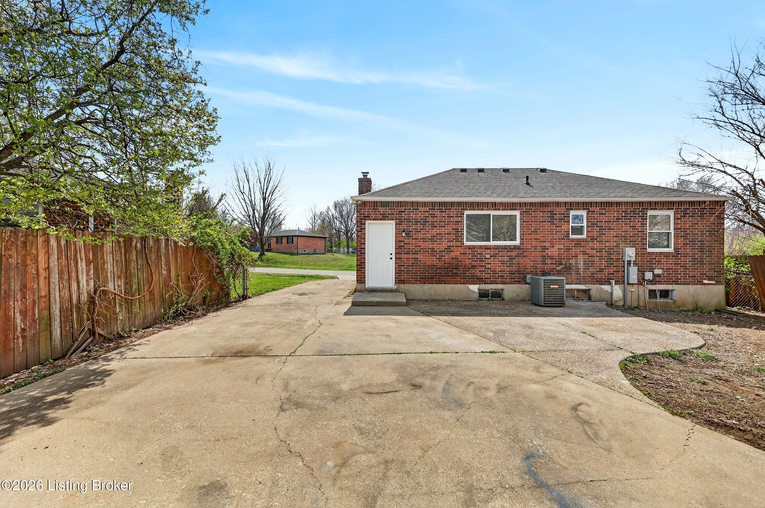 10110 Closterwood Dr