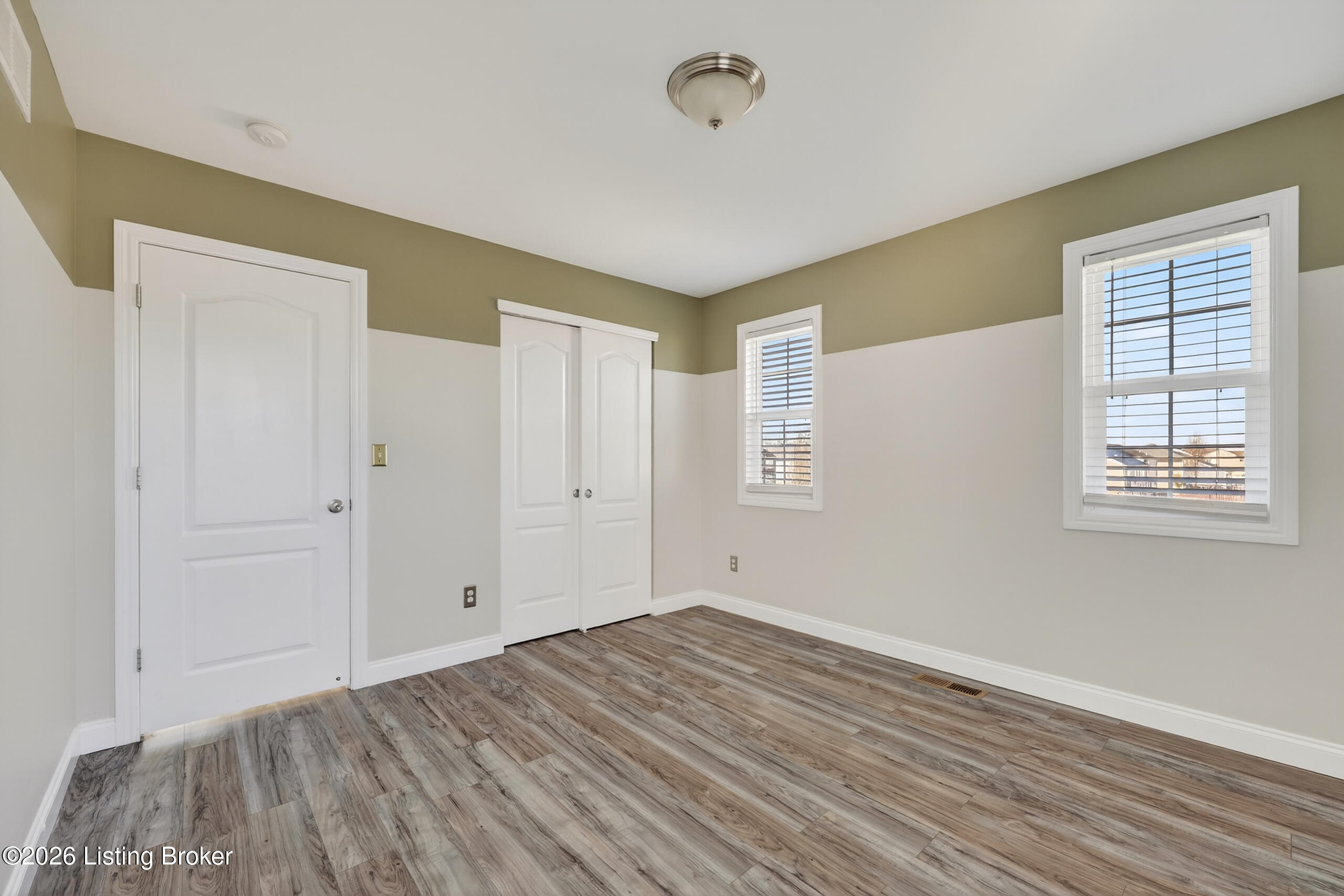 5609 Red Crested Way