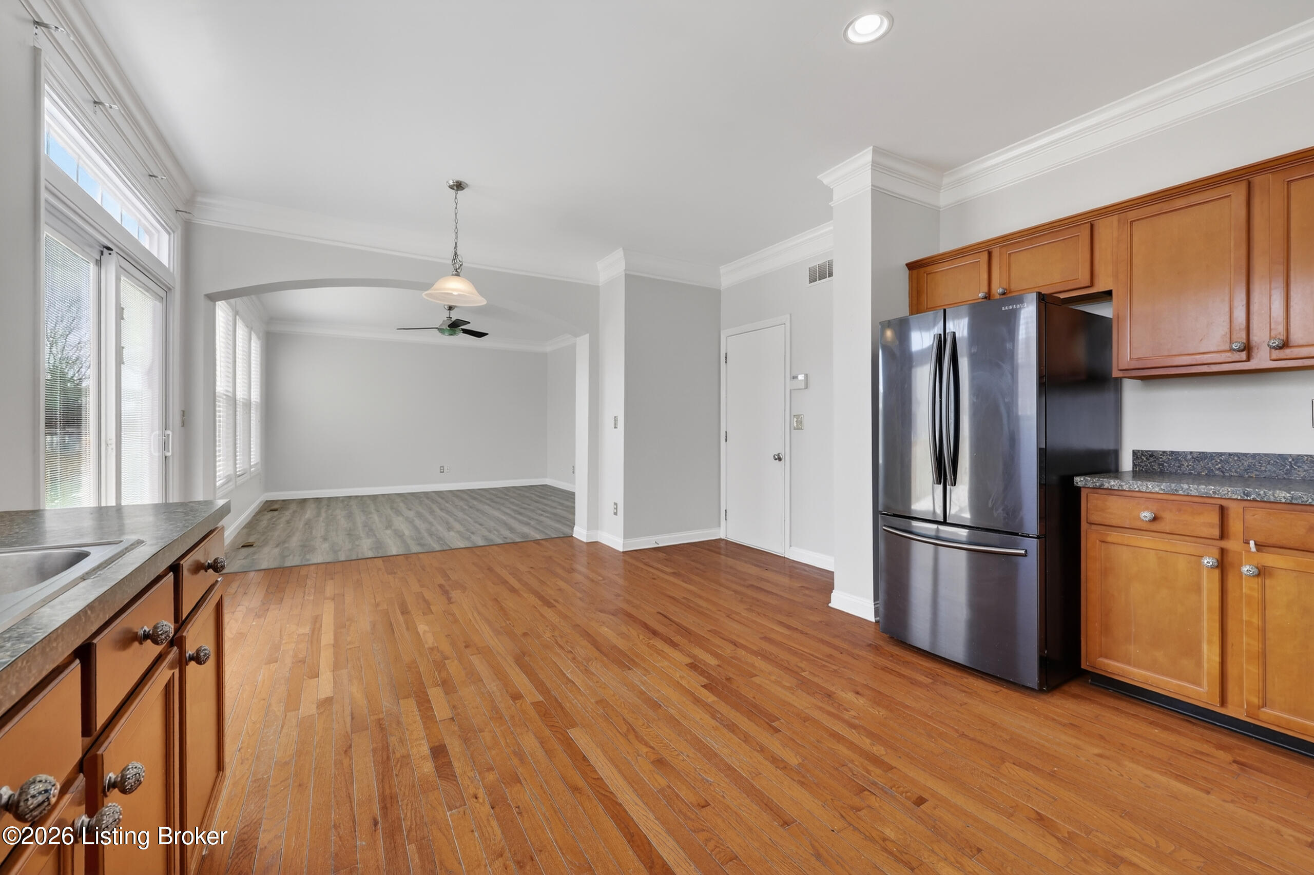 5609 Red Crested Way