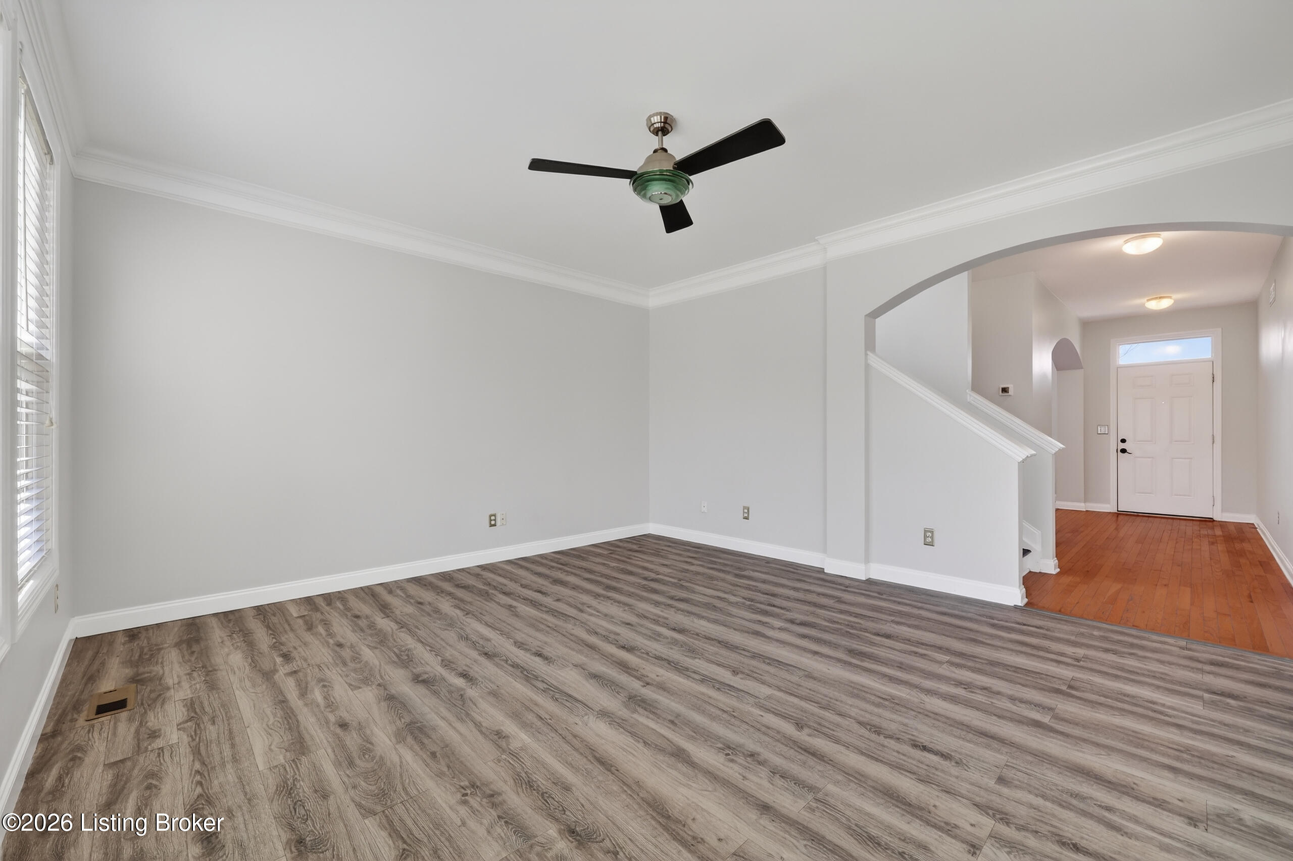 5609 Red Crested Way