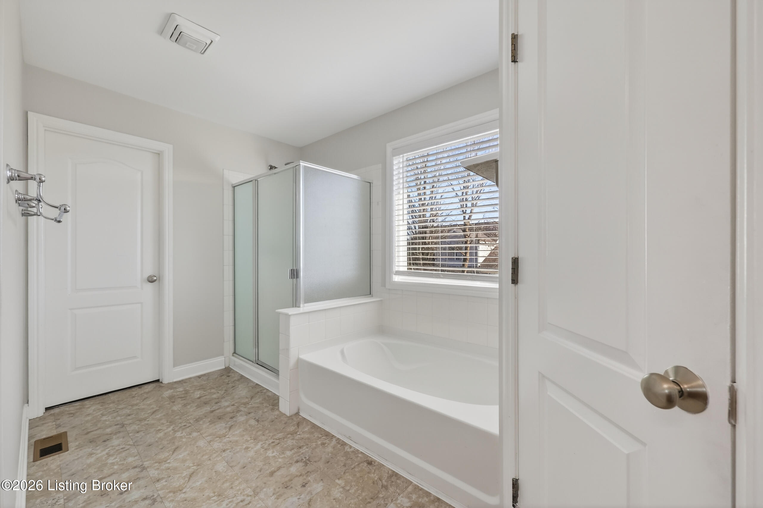 5609 Red Crested Way