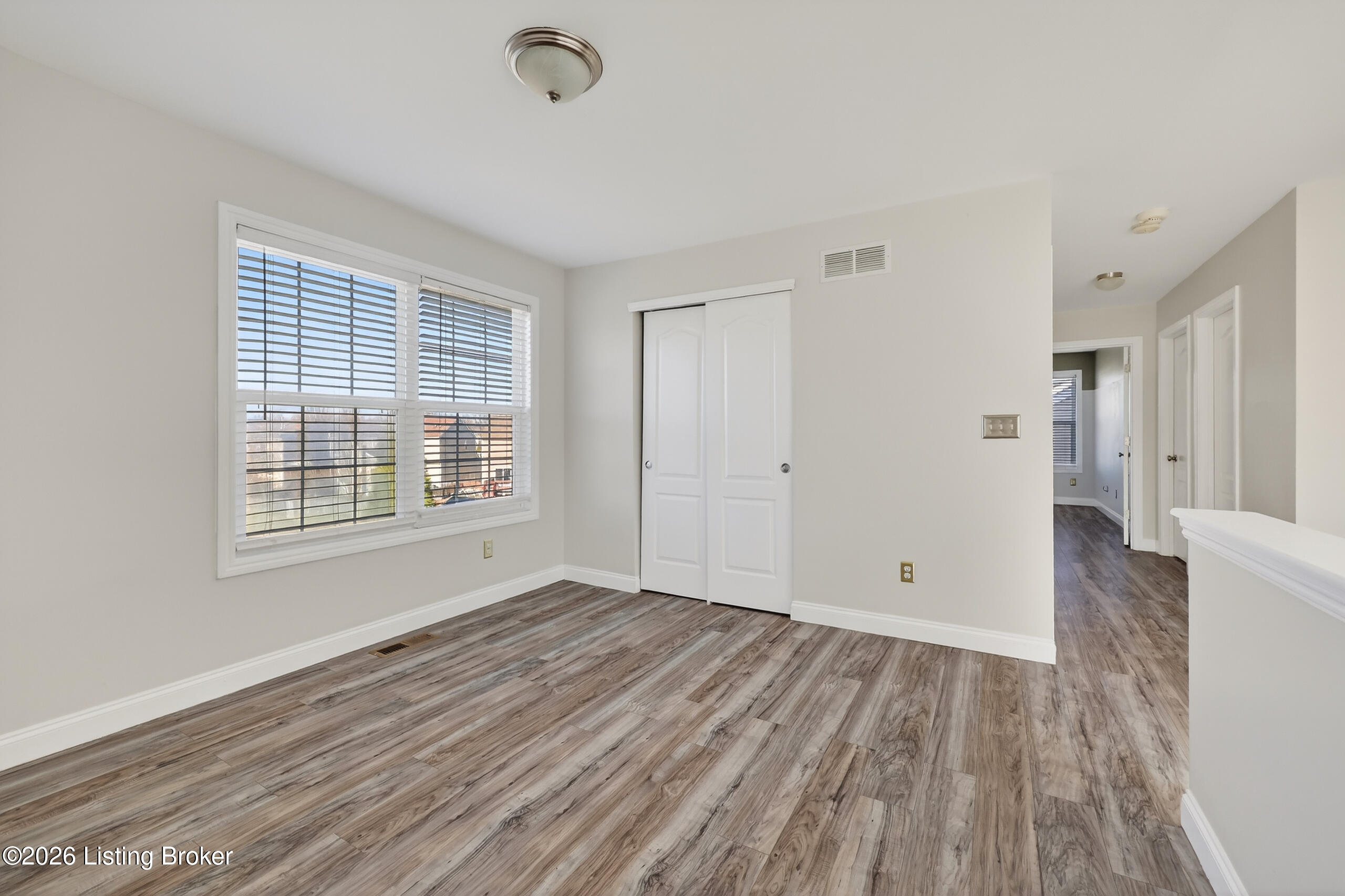 5609 Red Crested Way