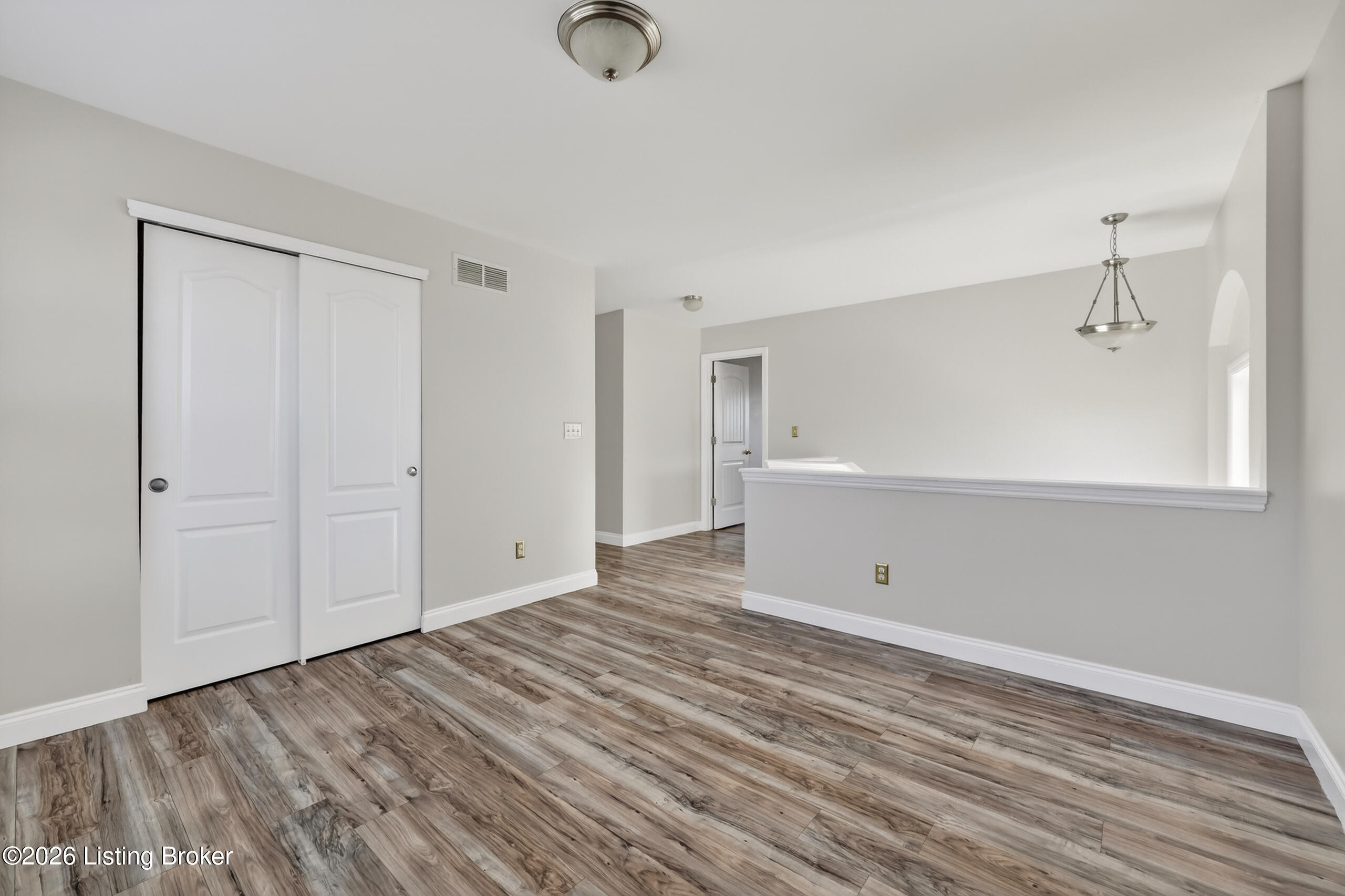 5609 Red Crested Way