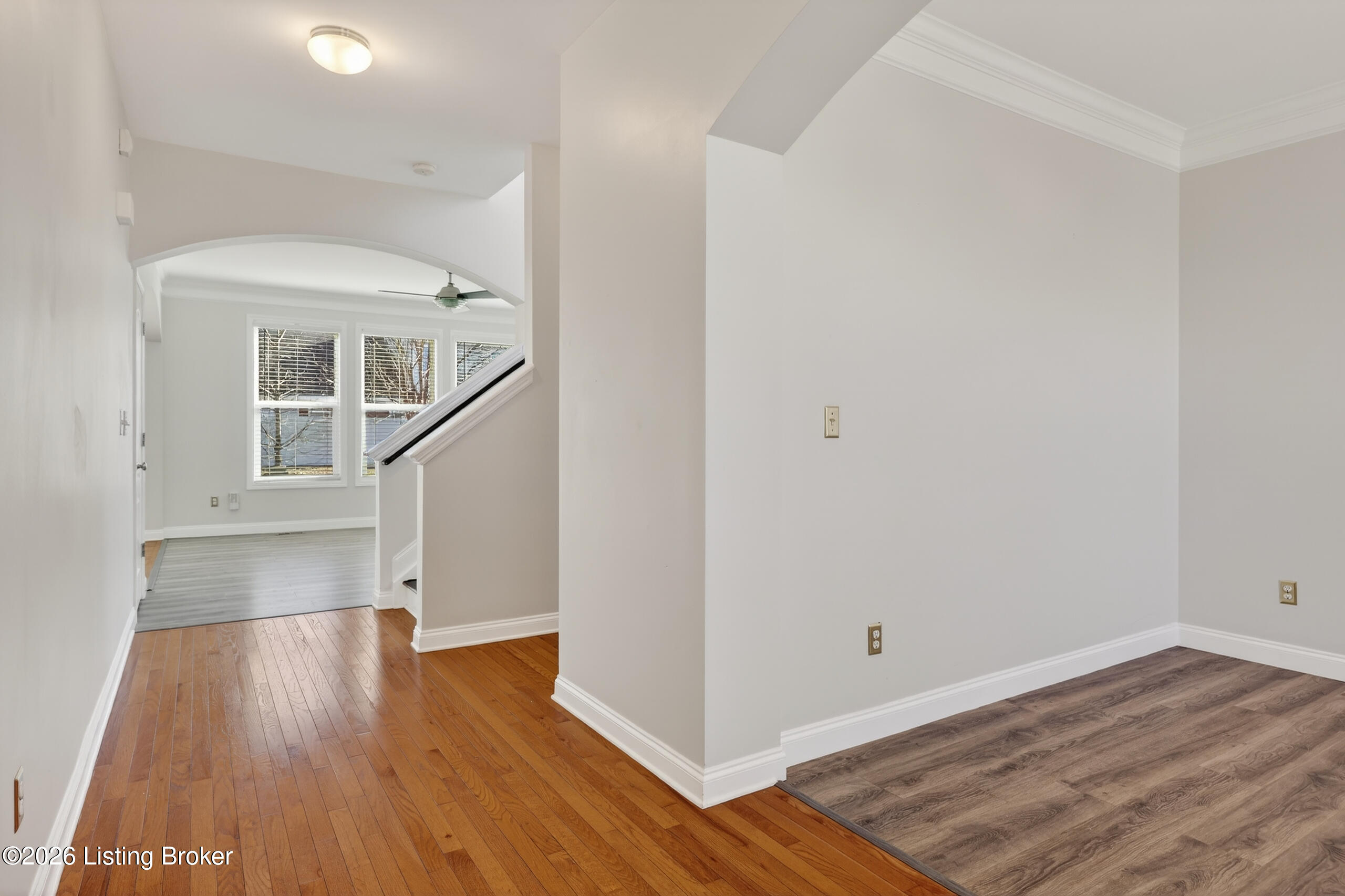 5609 Red Crested Way