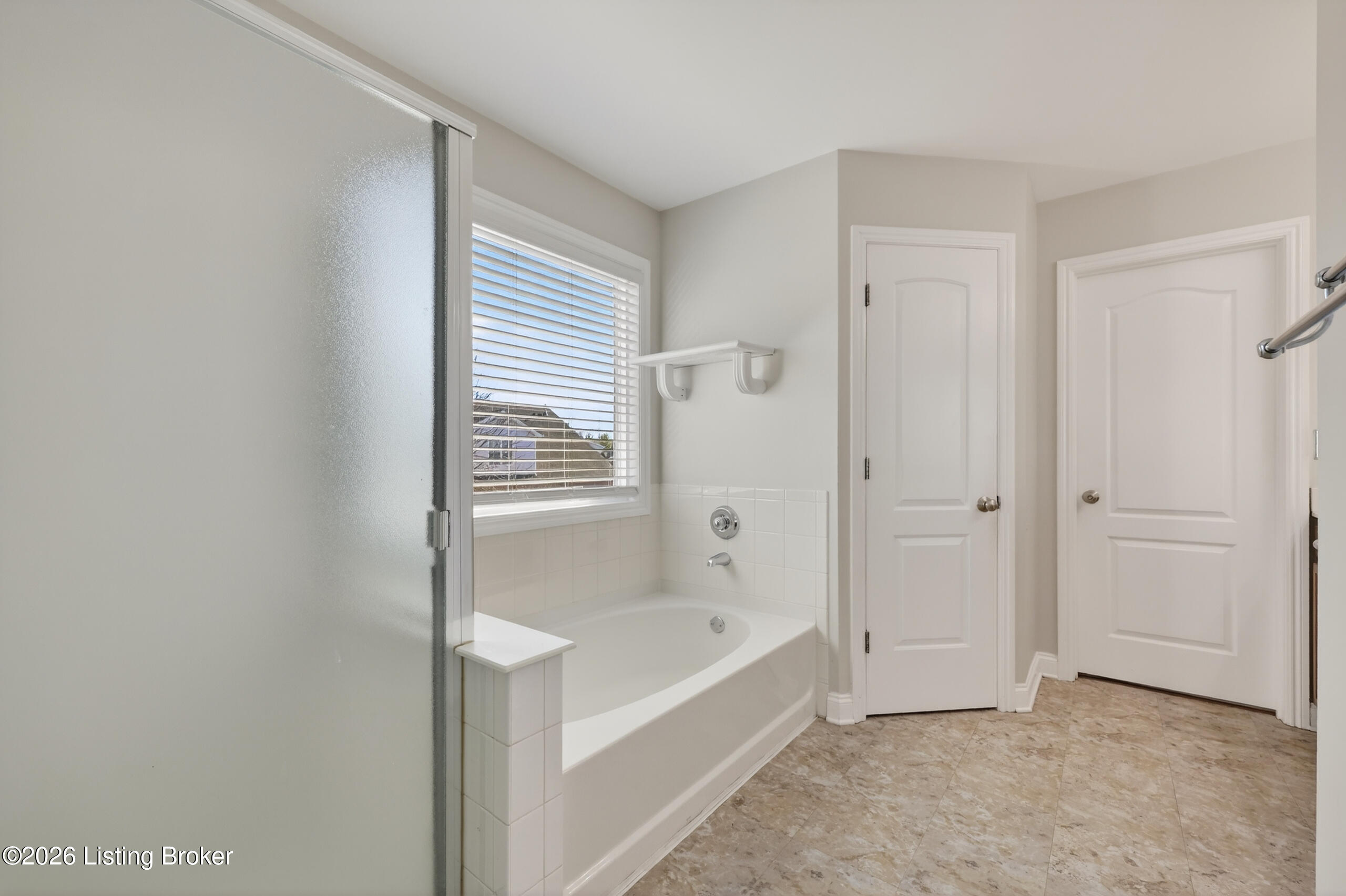 5609 Red Crested Way