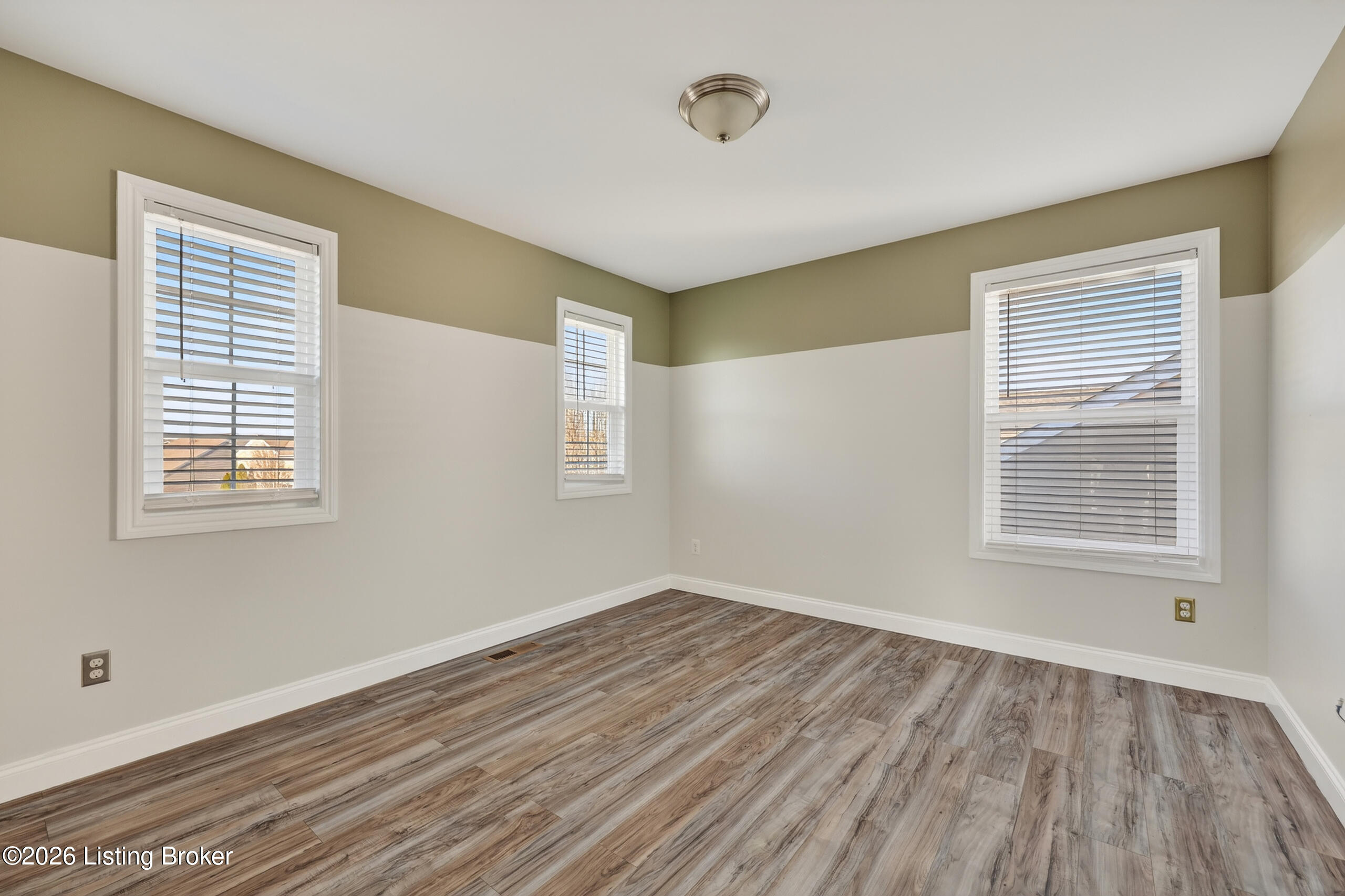 5609 Red Crested Way