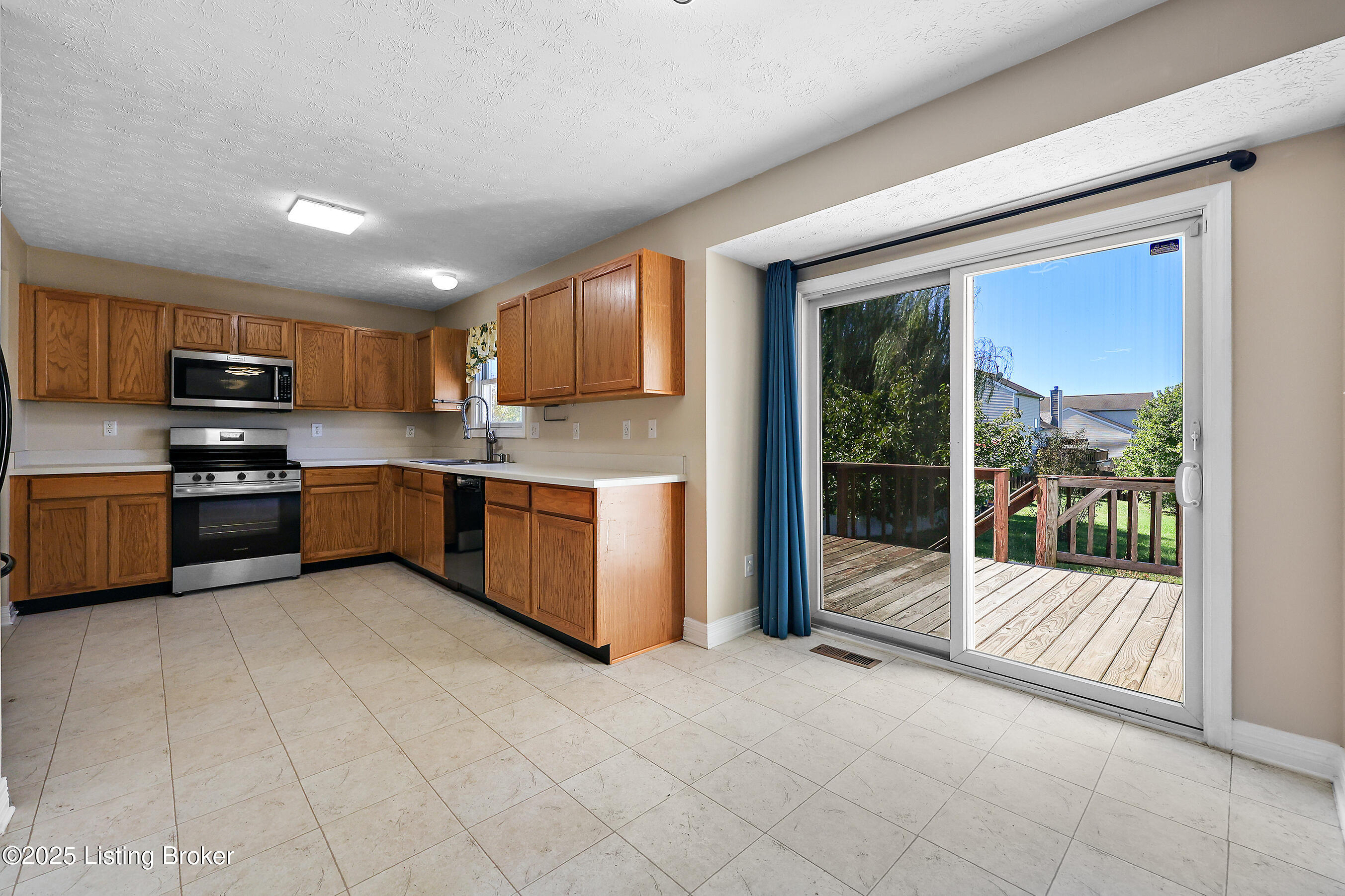 4428 Fallen Apple Ln