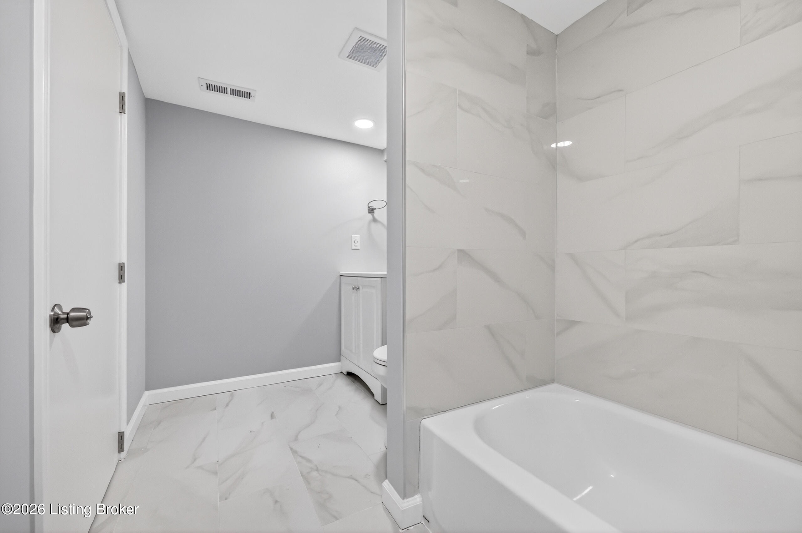 3527 W Muhammad Ali Blvd