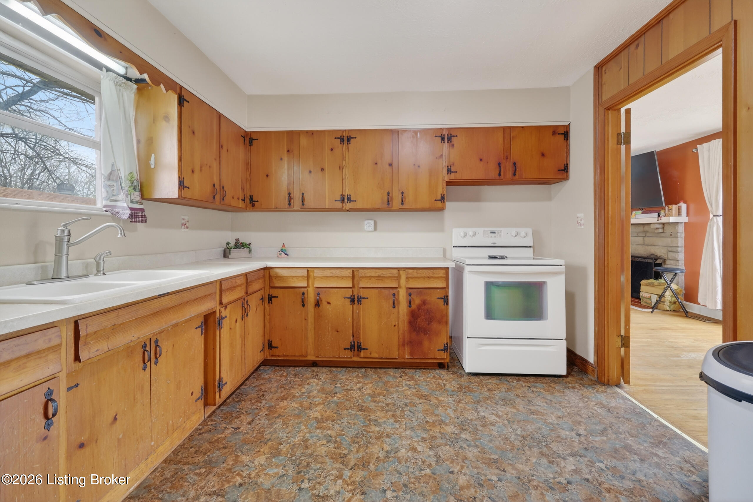 2003 Rockford Ln