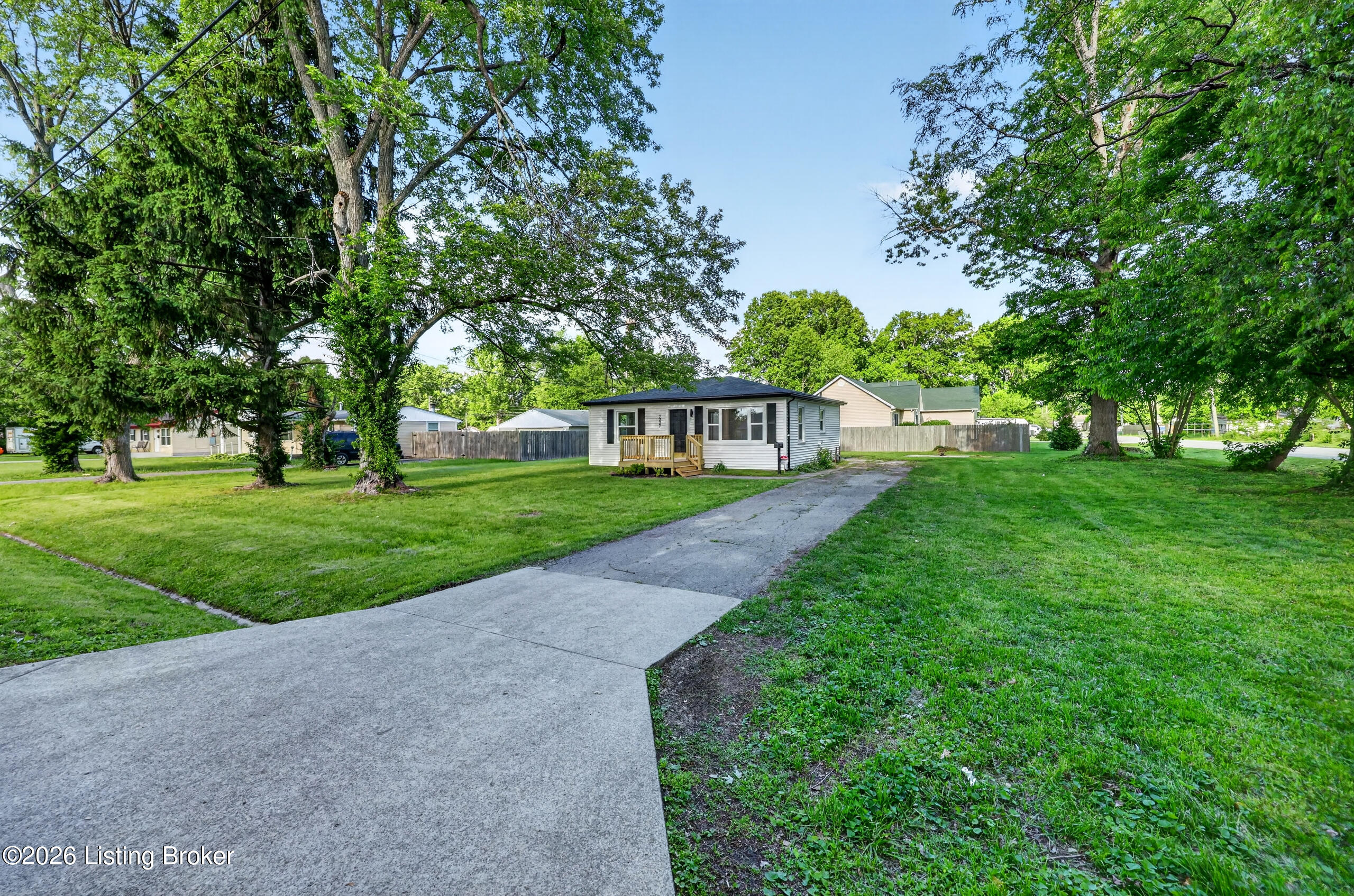 7227 Daisy Ave