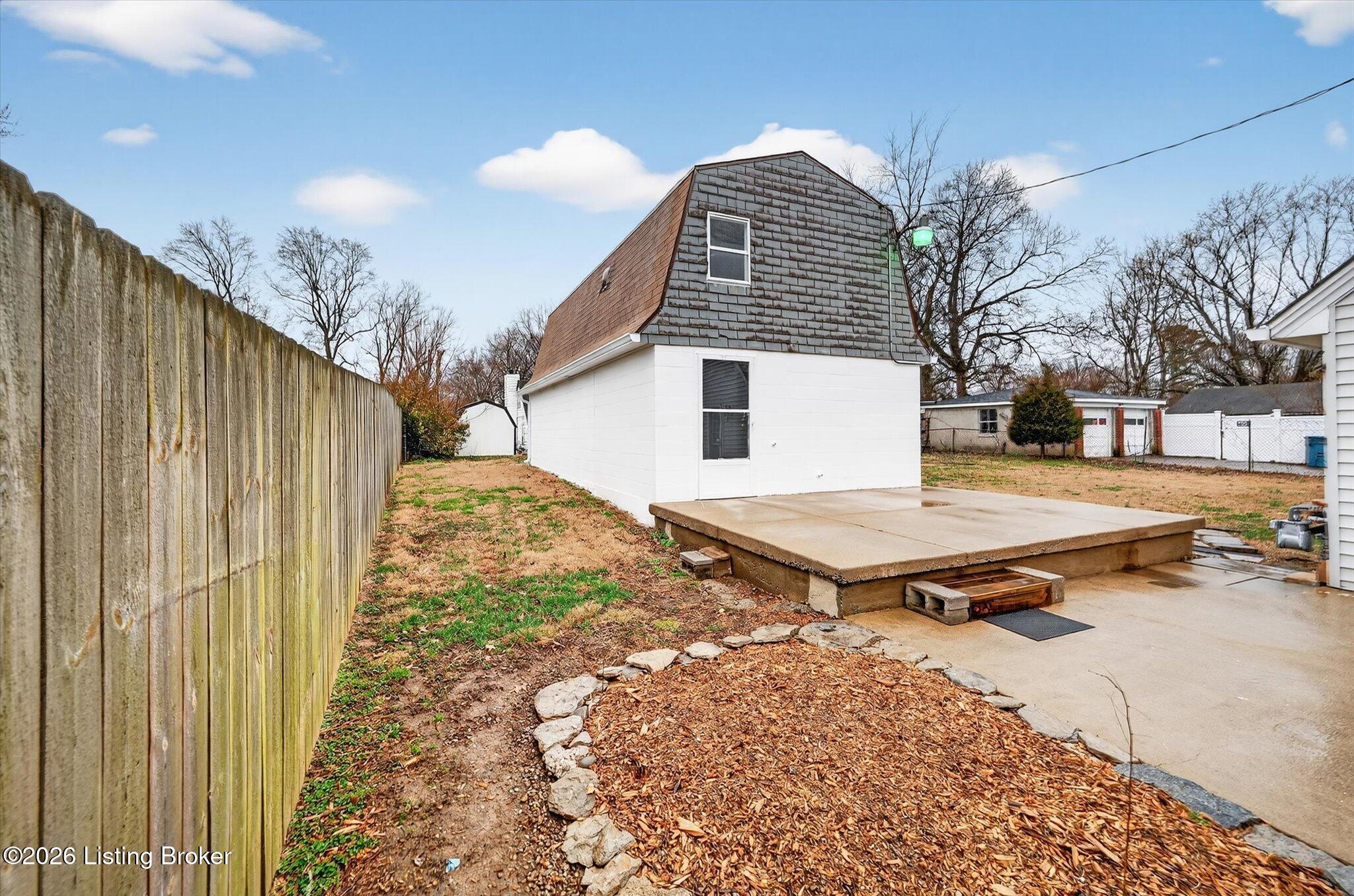 5416 Sir Barton Rd