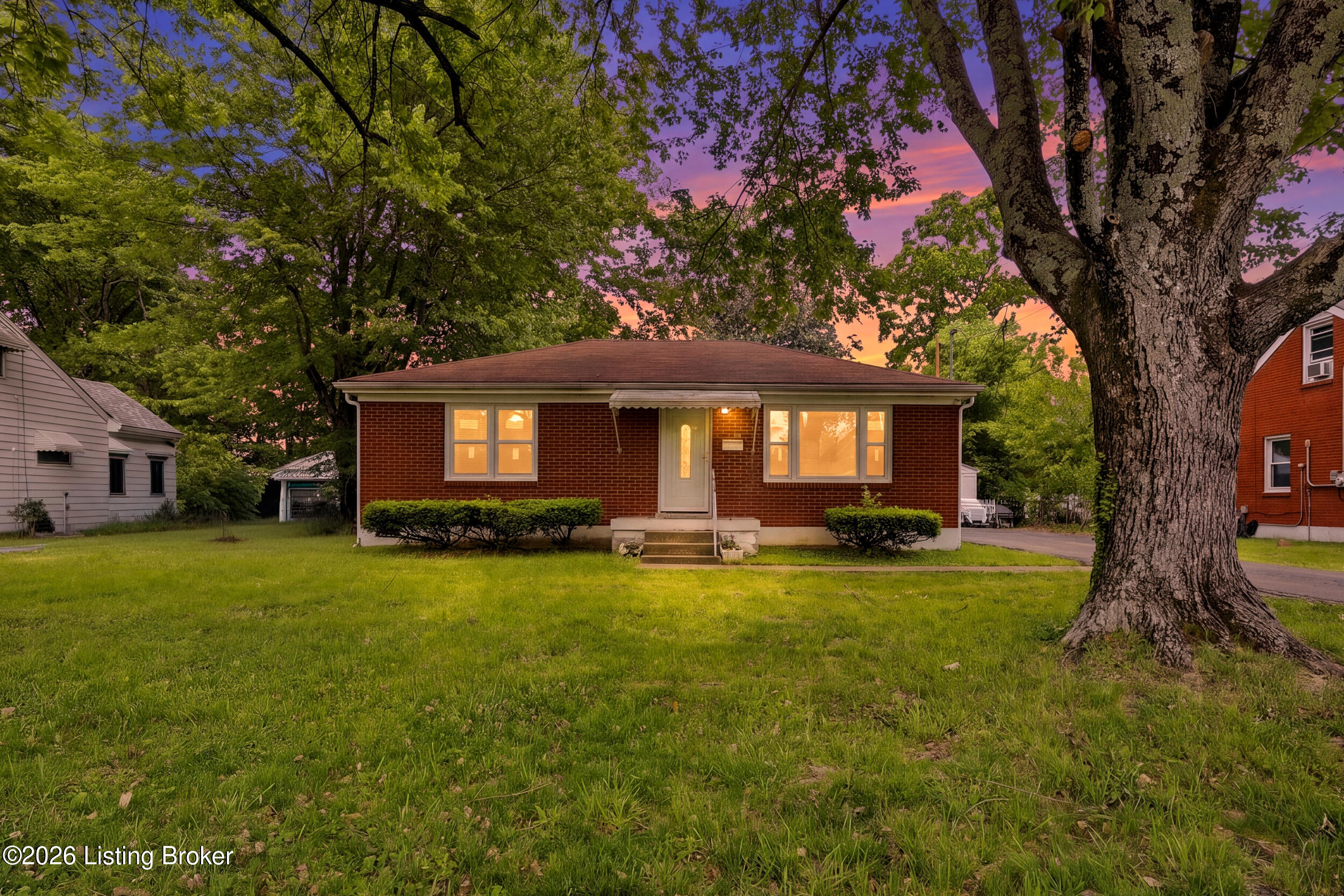 4929 Forest Park Dr