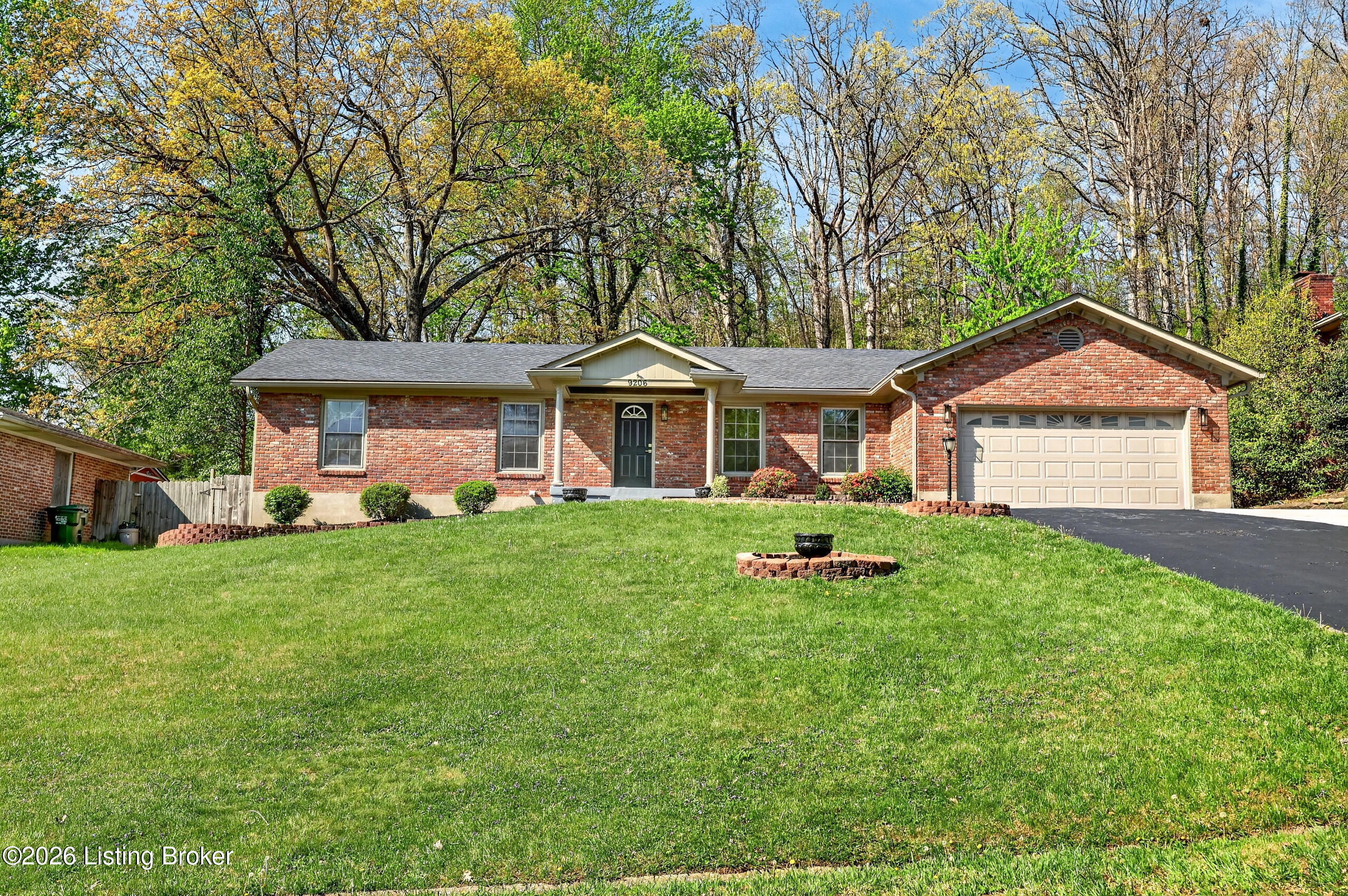 9206 Lakeridge Dr