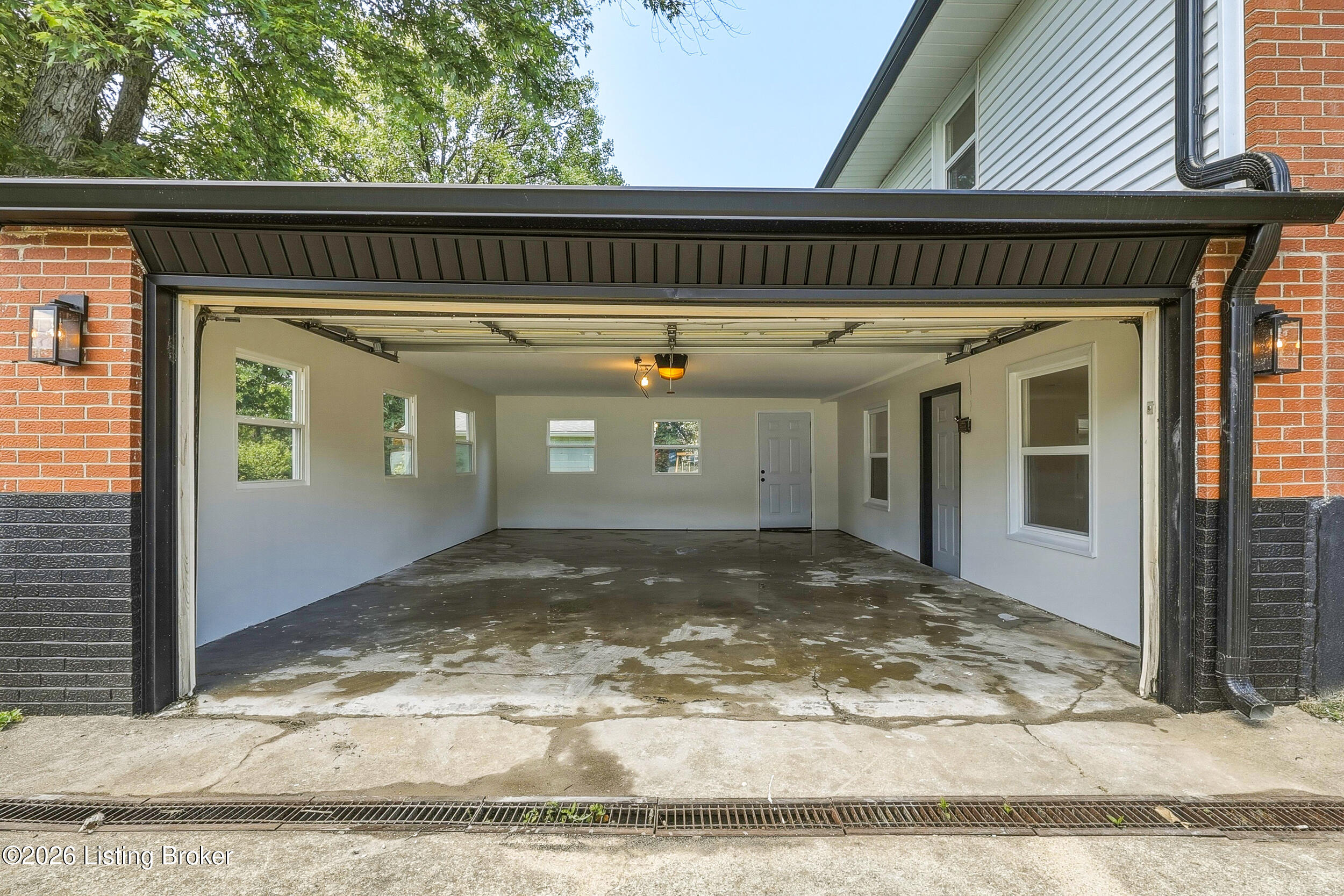 3600 Montclair Ave