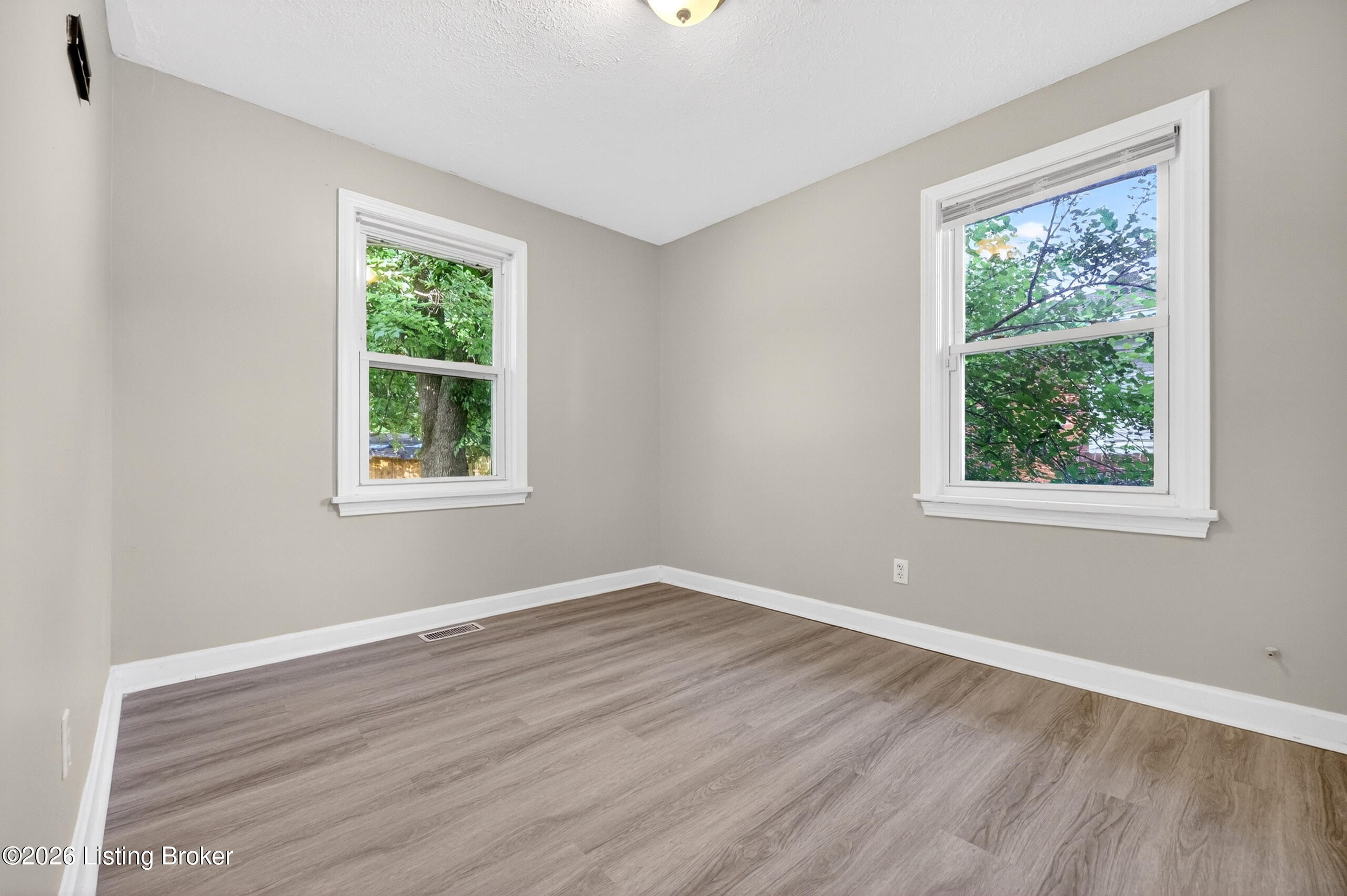 3158 New Lynnview Dr