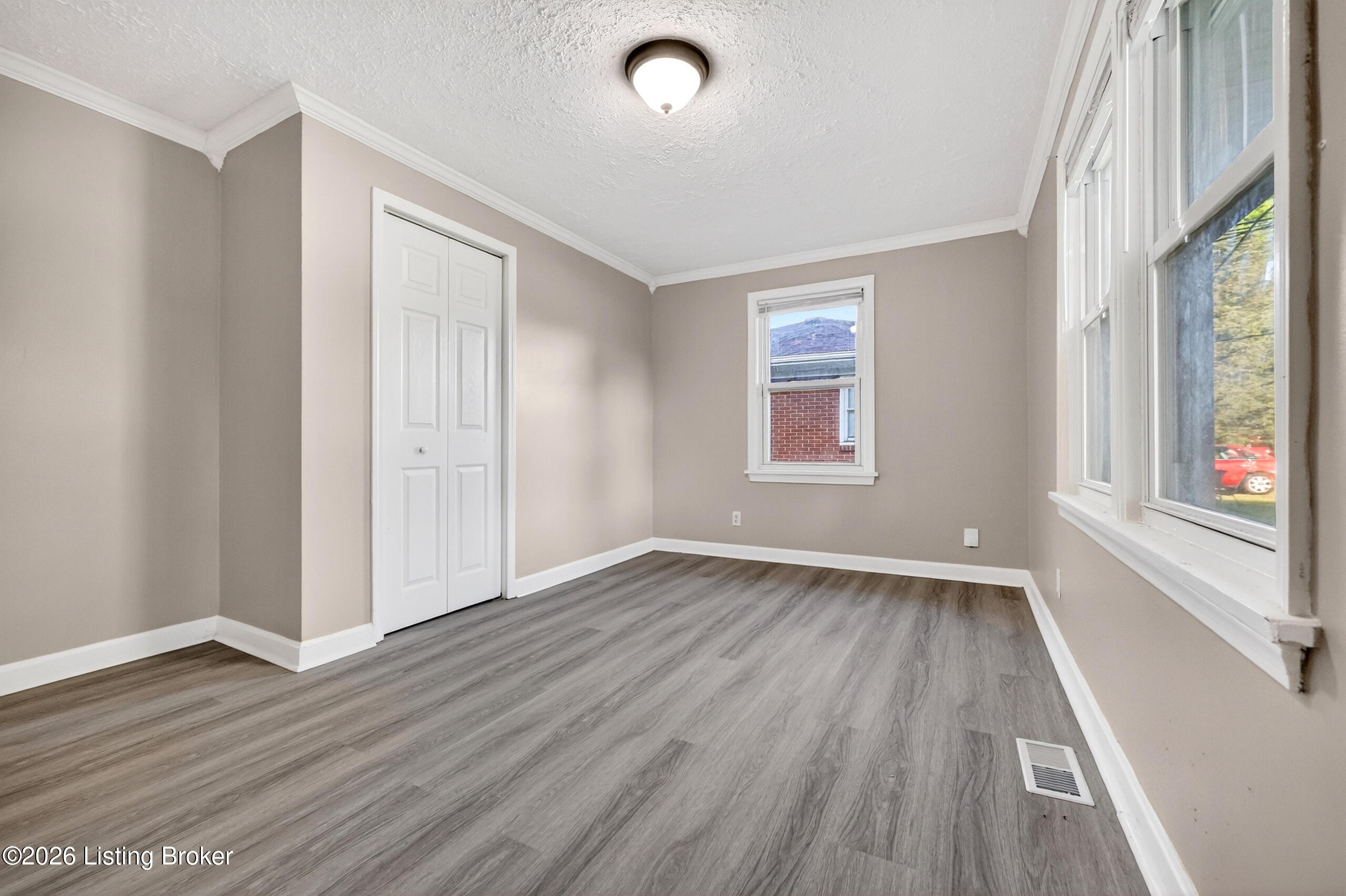 3158 New Lynnview Dr