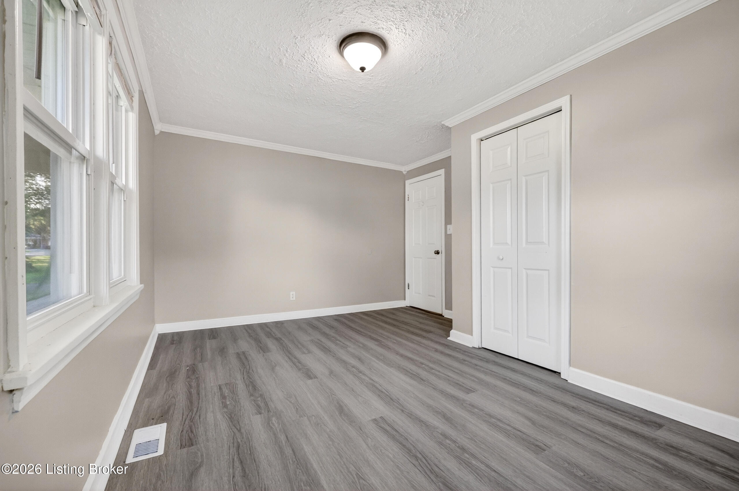3158 New Lynnview Dr