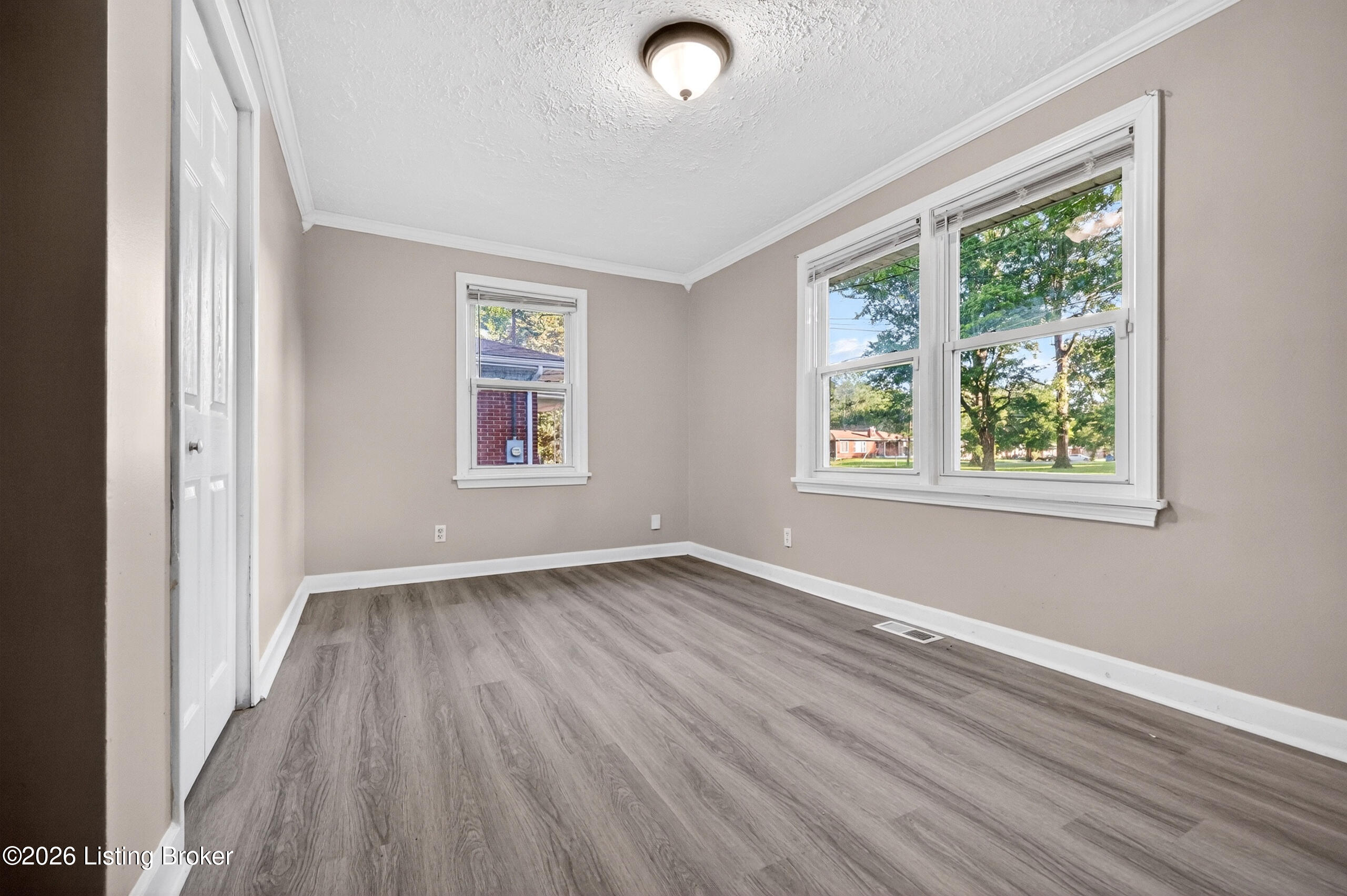 3158 New Lynnview Dr