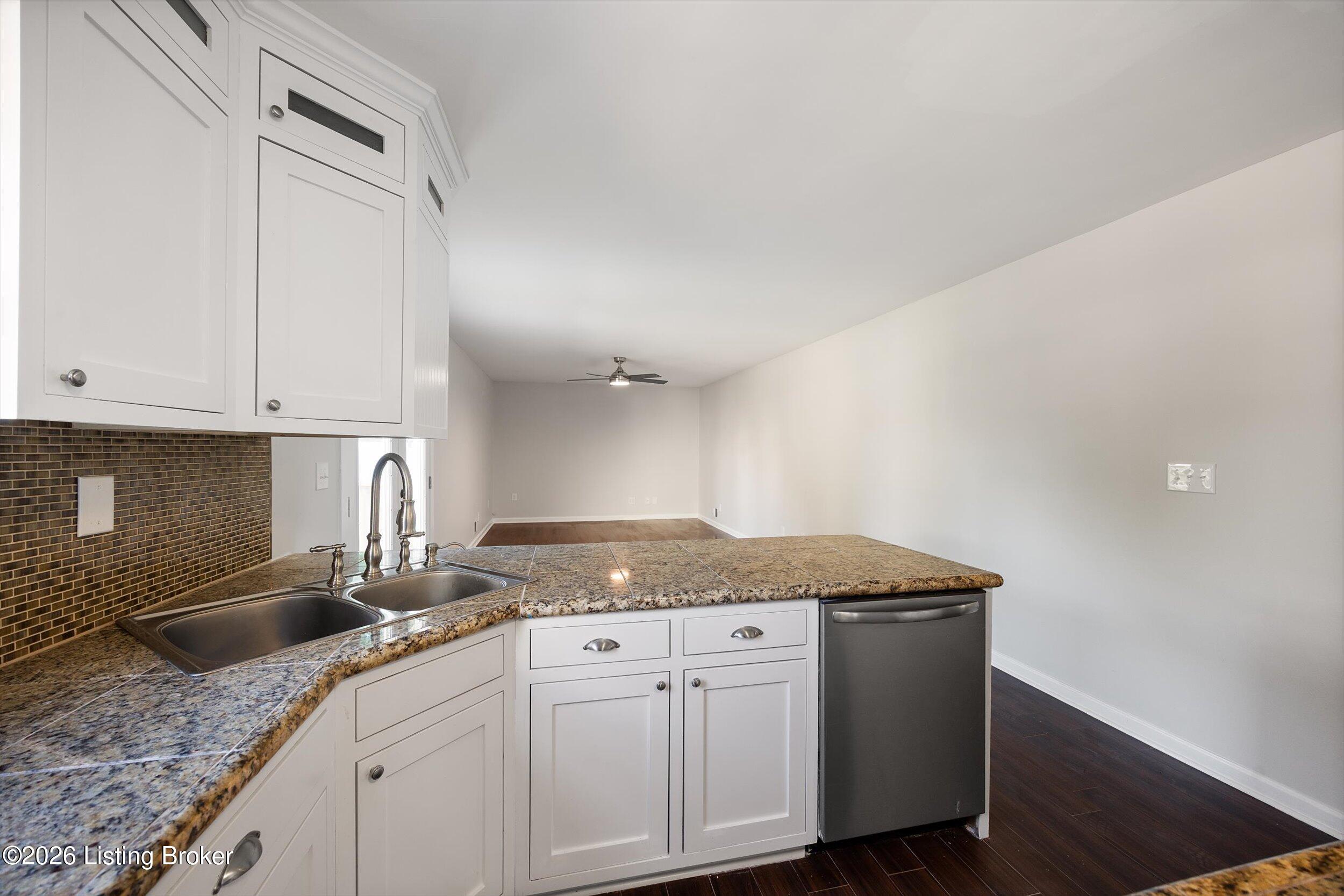 6711 Cassidy Cir
