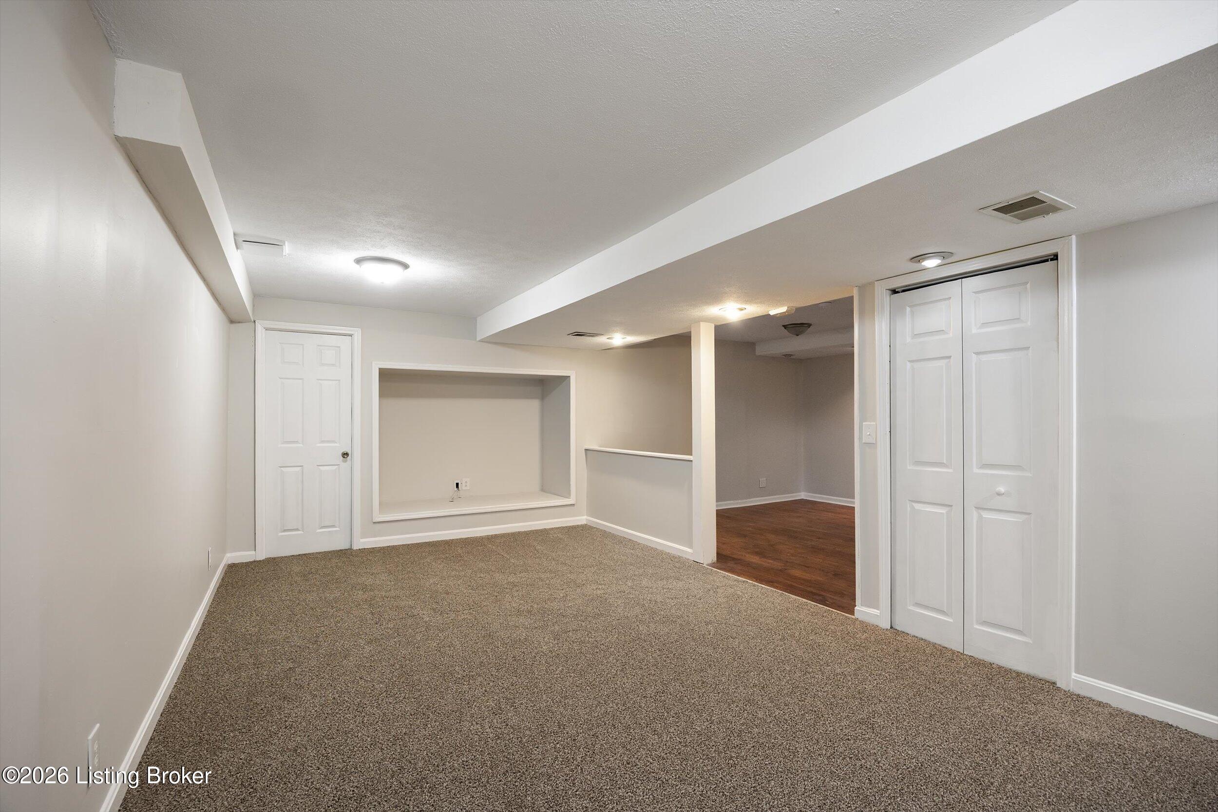 6711 Cassidy Cir