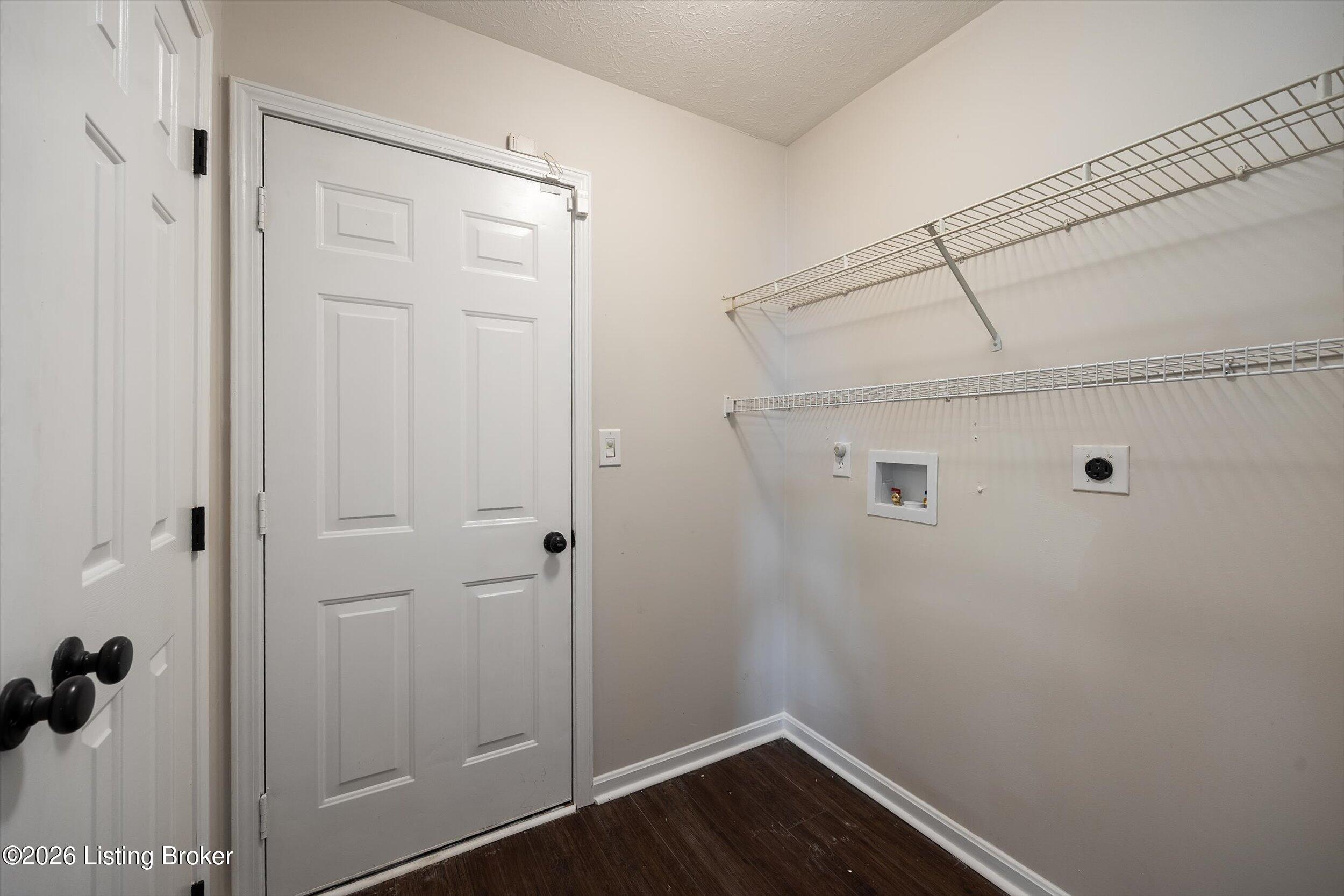 6711 Cassidy Cir