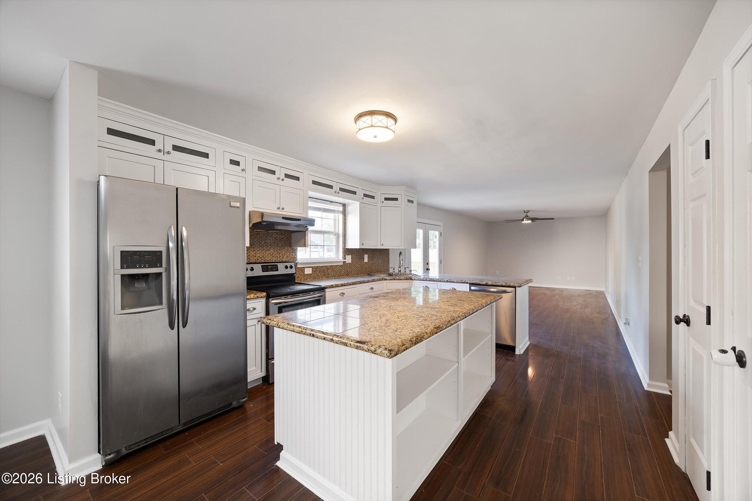 6711 Cassidy Cir