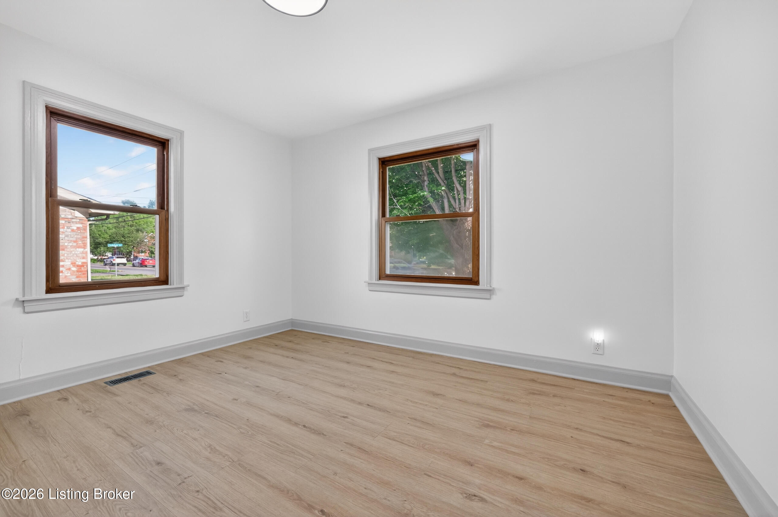 4908 Greenwood Rd