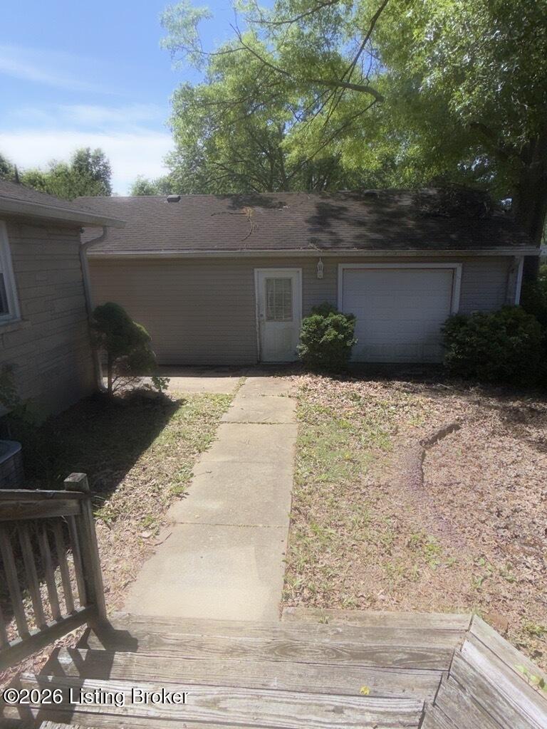 5605 Mockernut Ln