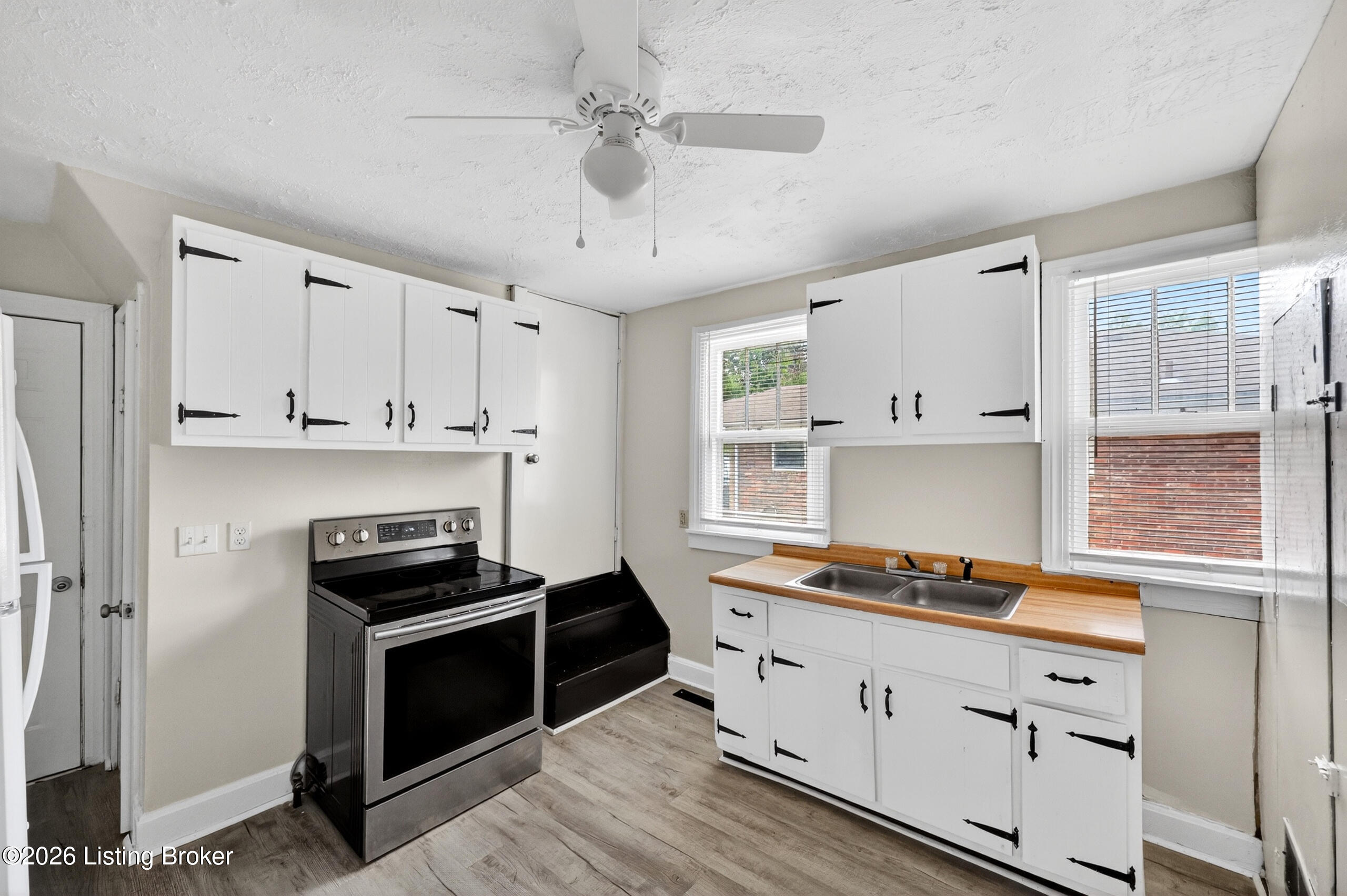 3314 Van Winkle Dr