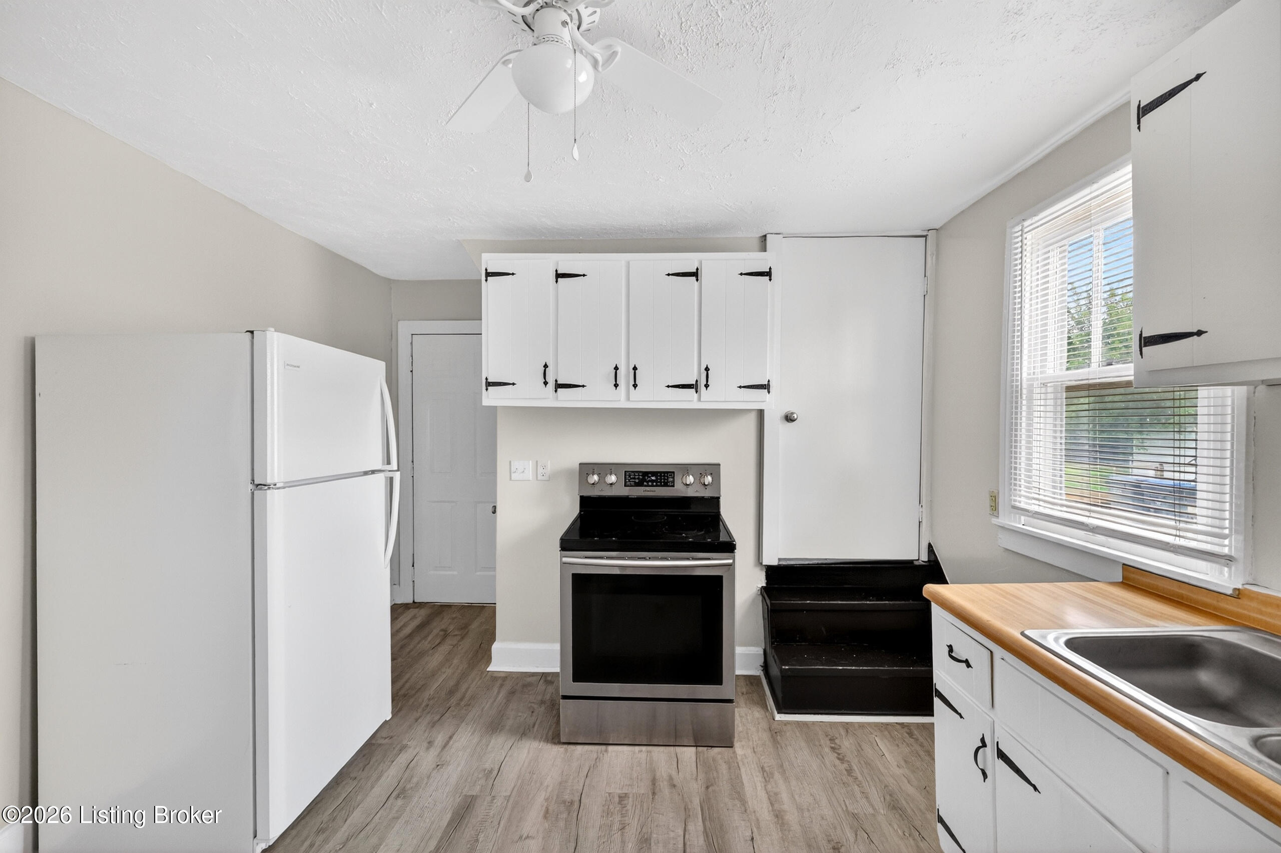 3314 Van Winkle Dr